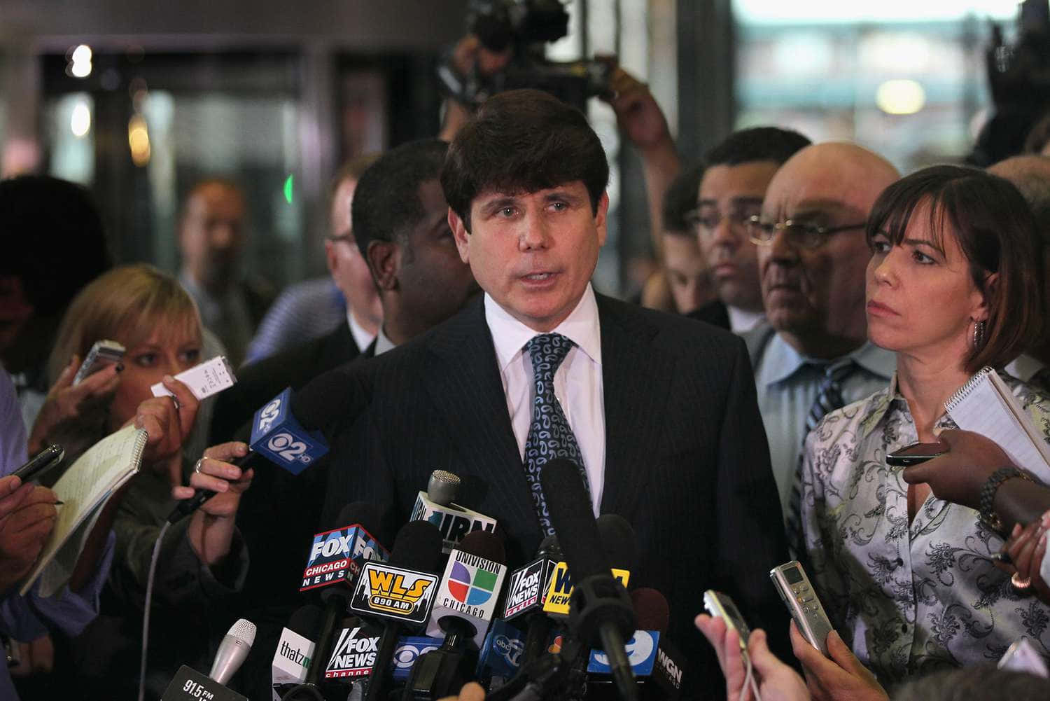Rod Blagojevich, dark suit, cluster of microphones, HD Desktop Wallpaper