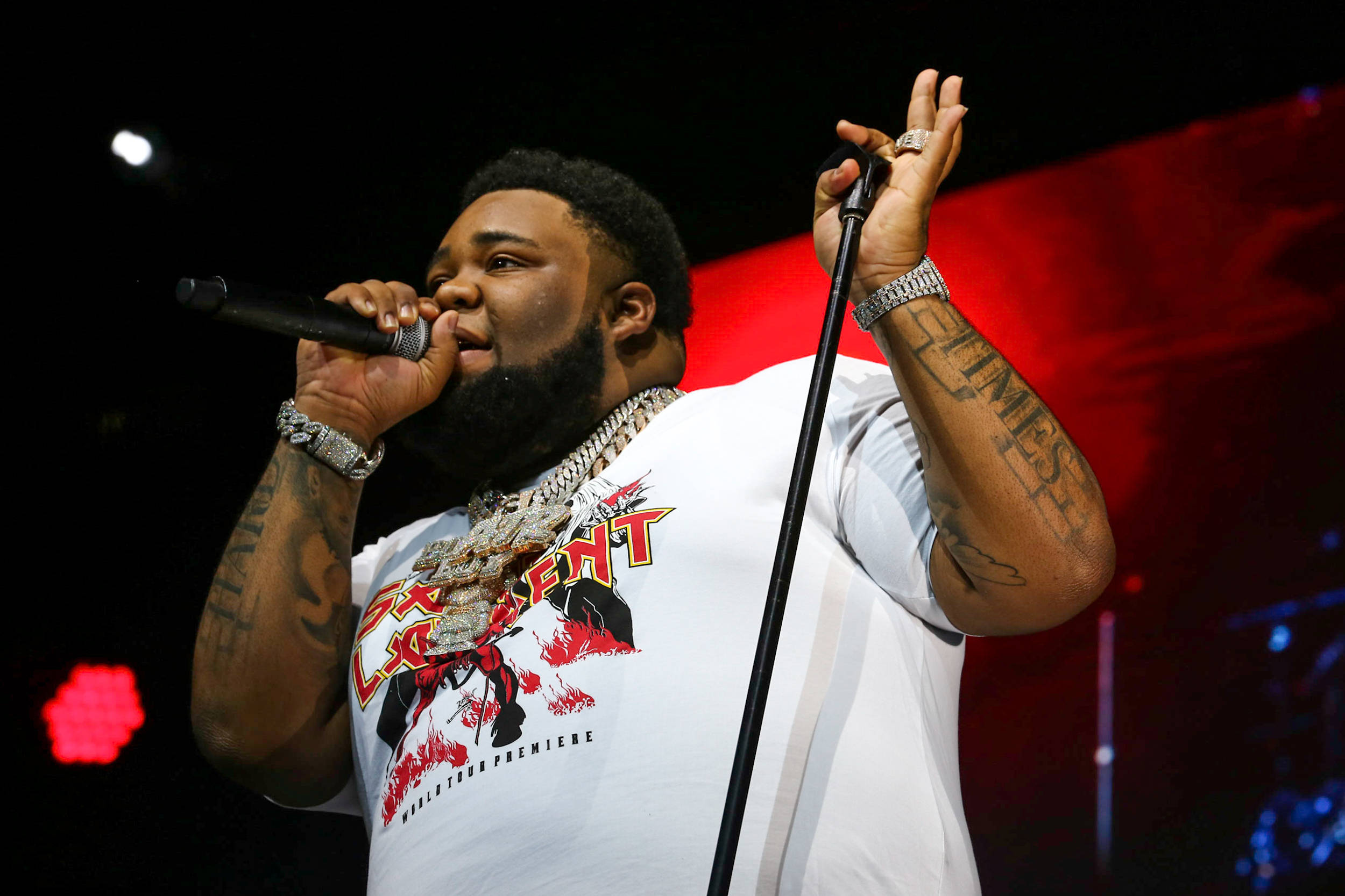 Rod Wave, rapping on stage, bearded rapper, Full HD Desktop Wallpaper