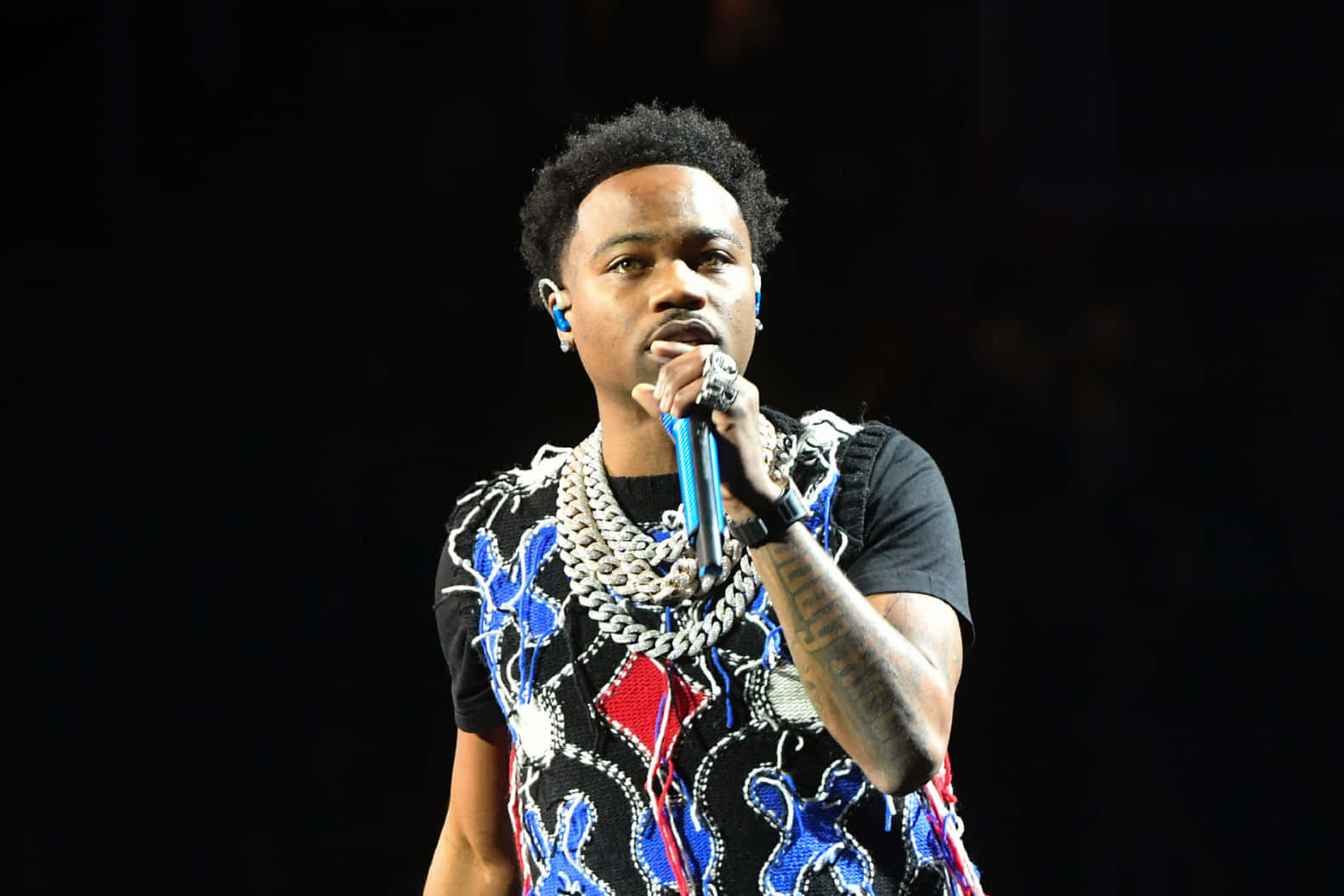 Roddy Ricch, stage lights, dark background, HD Desktop Wallpaper