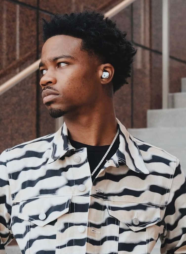 Roddy Ricch, black and white patterned jacket, white earbuds, SD Phone Wallpaper
