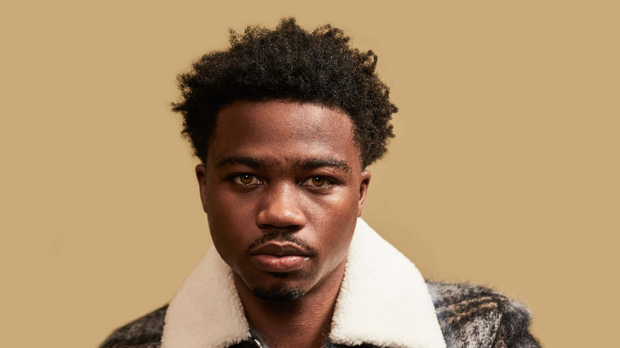 Roddy Ricch, shearling collar jacket, curly hair, Full HD Desktop Wallpaper