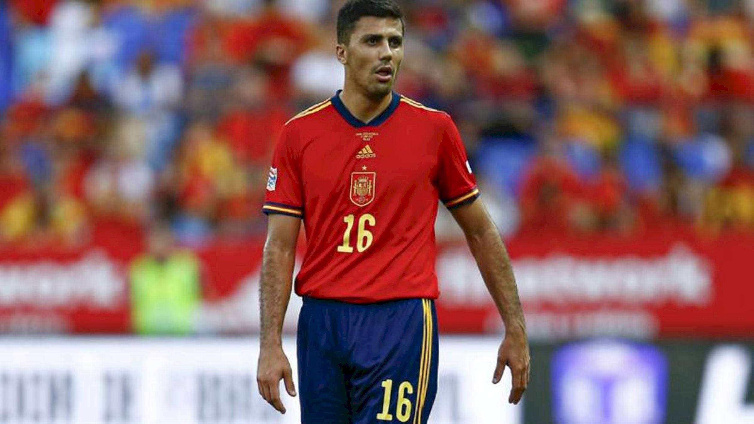 Rodrigo Hernández Cascante, red jersey, number 16, Full HD Desktop Wallpaper