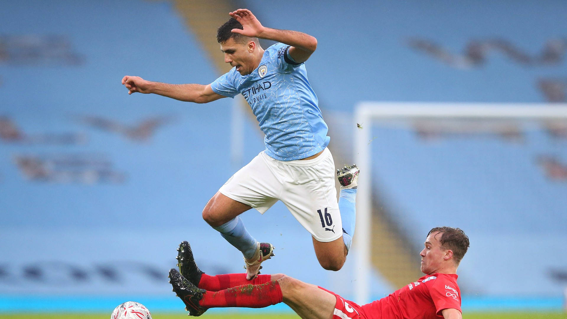 Rodrigo Hernández Cascante, light blue jersey, red-jerseyed opponent, Full HD Desktop Wallpaper