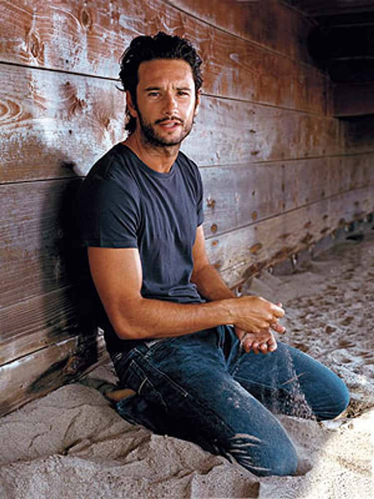 Rodrigo Santoro, dark hair, beard, SD Phone Wallpaper