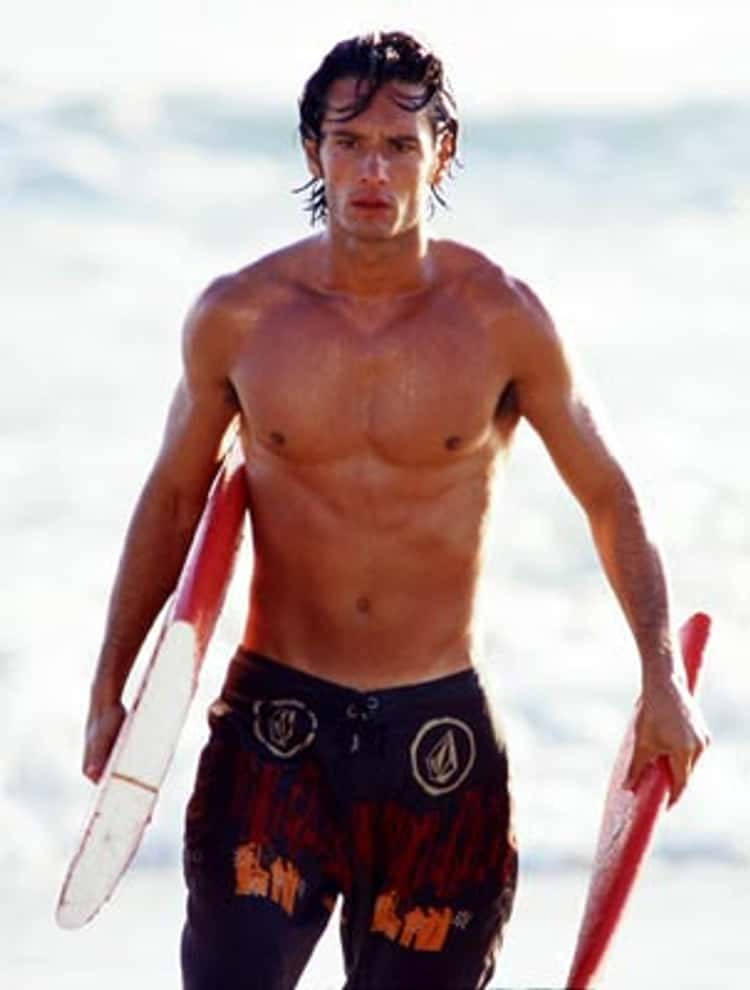 Rodrigo Santoro, surfer, red and white surfboard, SD Phone Wallpaper