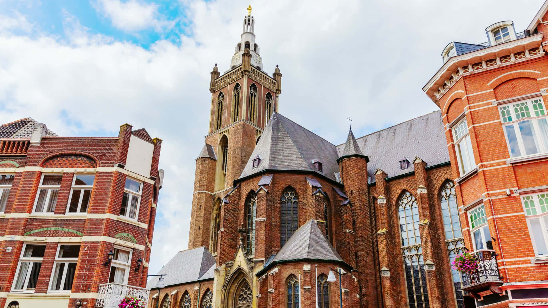 Roermond, historical architecture, brick church, Full HD Desktop Wallpaper