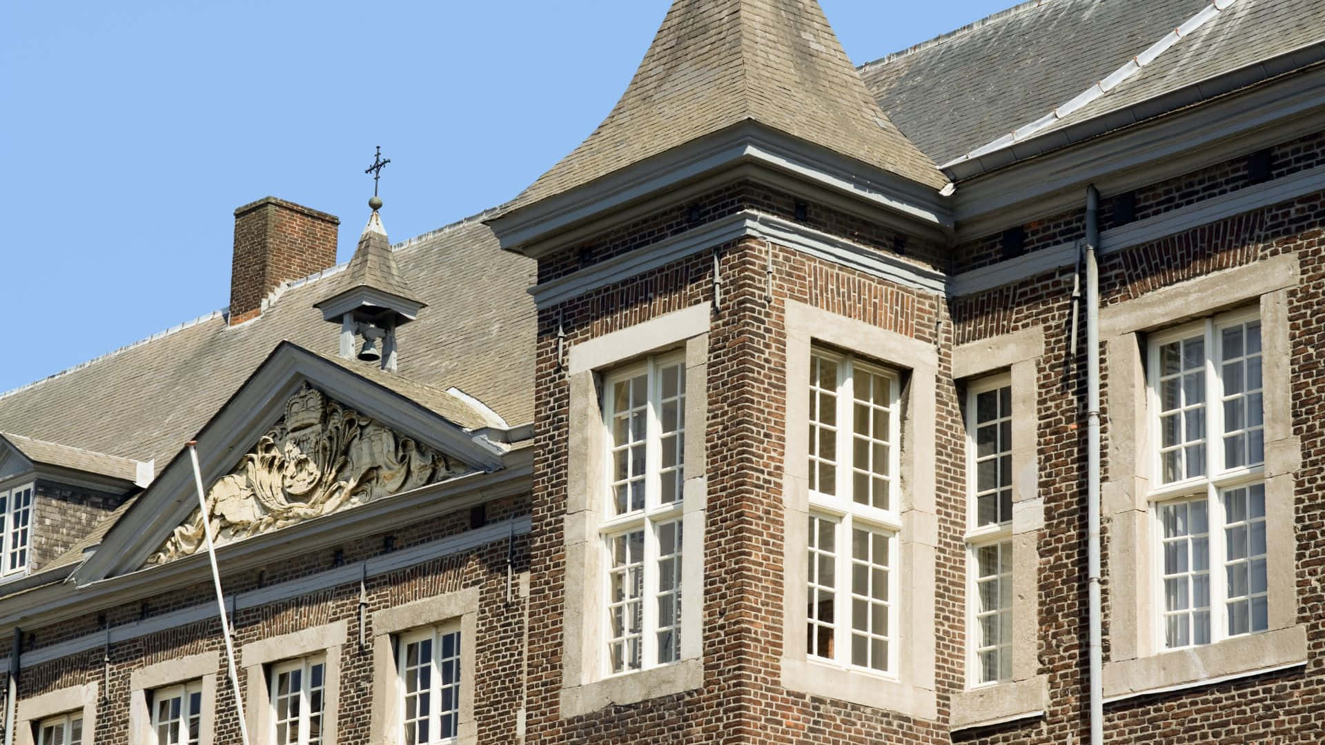 historic building facade, Roermond, brick building, Full HD Desktop Wallpaper