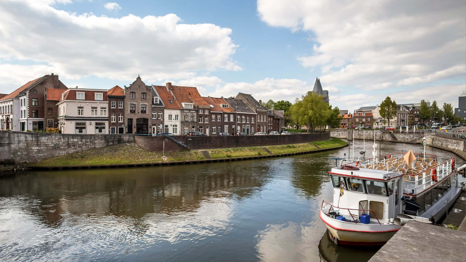 Roermond, riverfront, canal scene, Full HD Desktop Wallpaper
