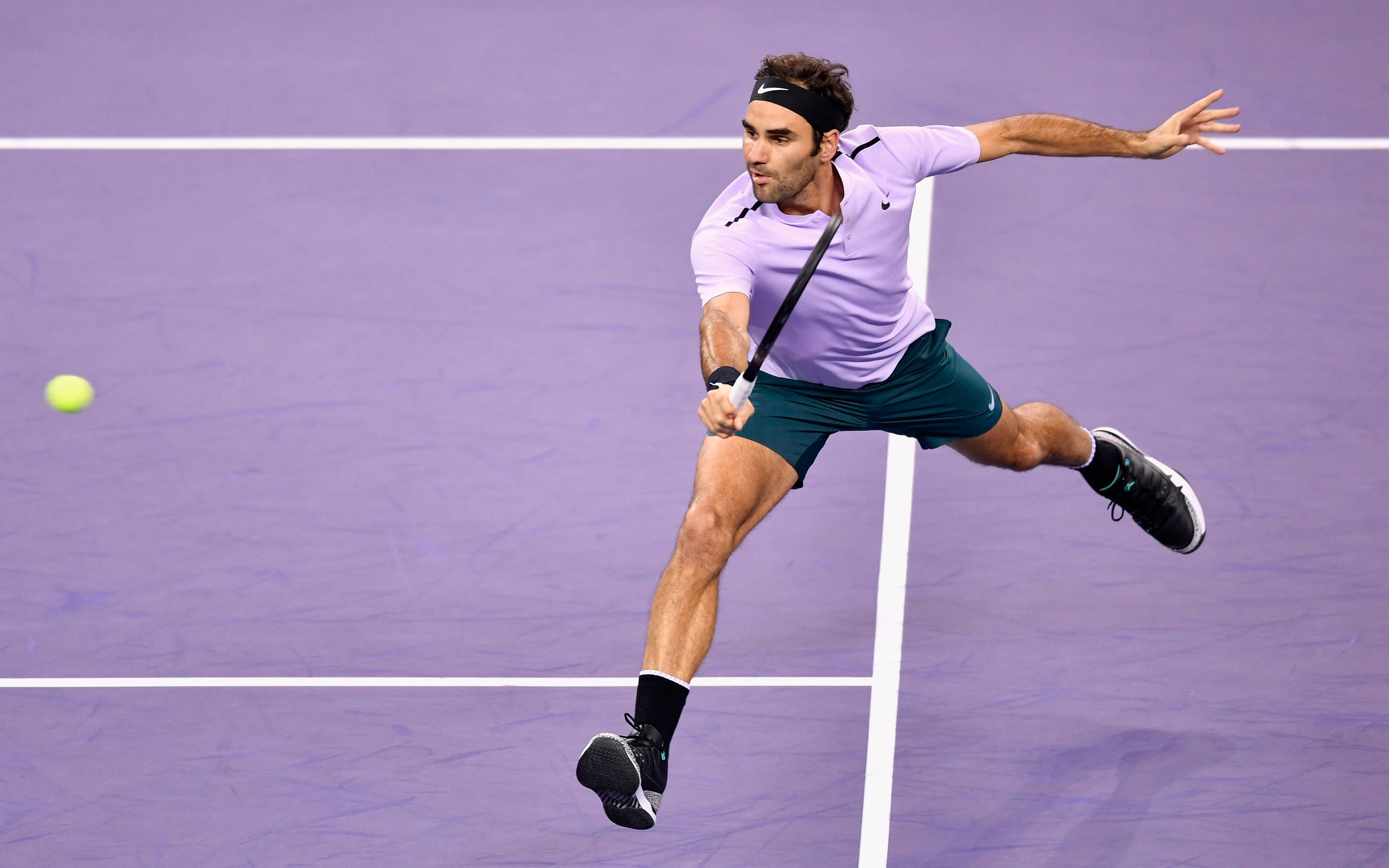 Roger Federer, lavender shirt, purple court, 4K Desktop Wallpaper