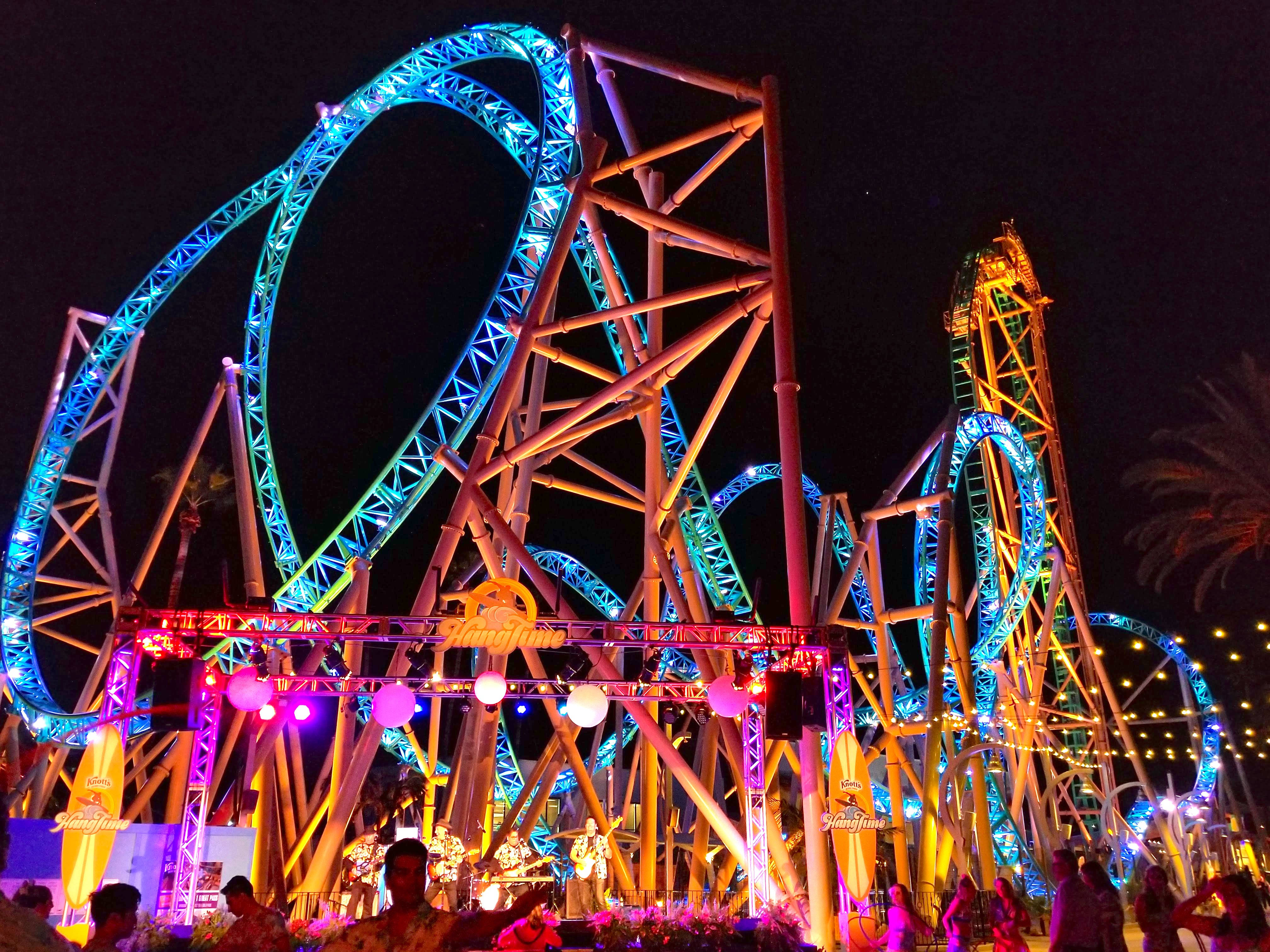 neon lights, nighttime roller coaster, glowing blue and purple lights, 4K Desktop Wallpaper