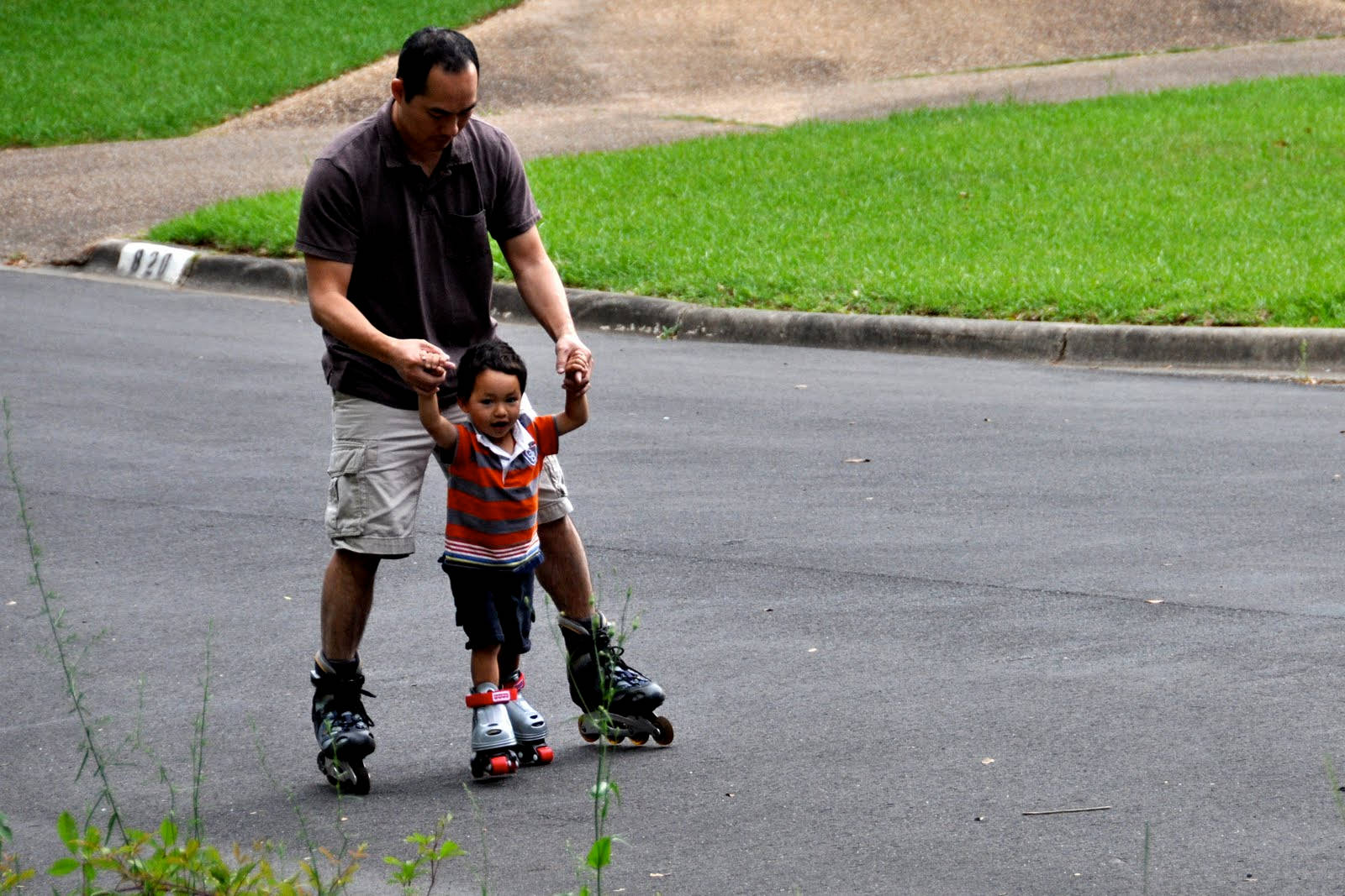 father, son, rollerblading, HD Desktop Wallpaper