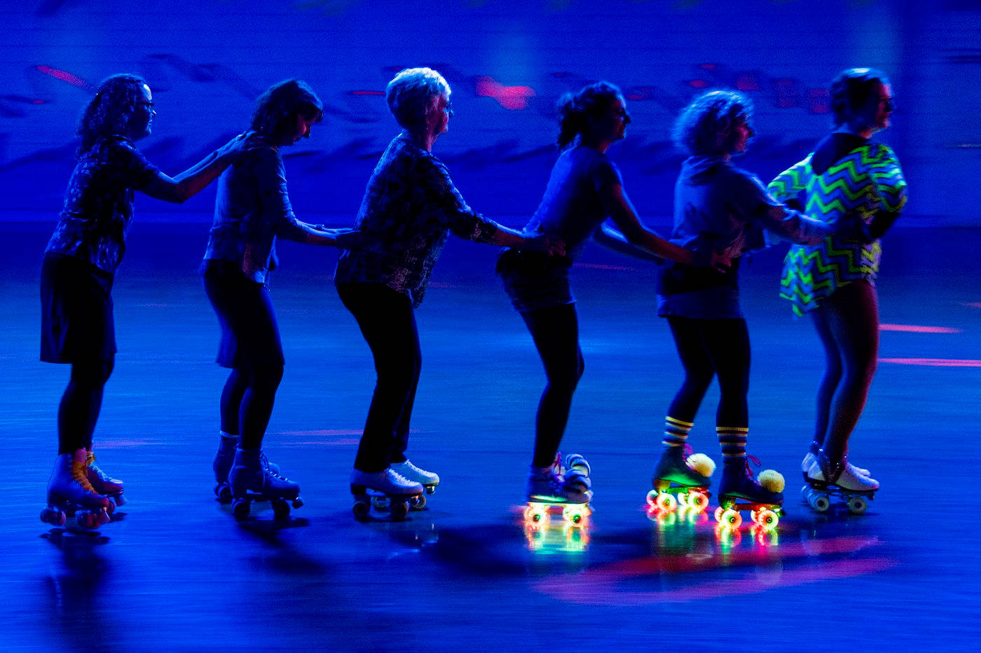 glow in the dark, neon lights, glowing wheels, HD Desktop Wallpaper