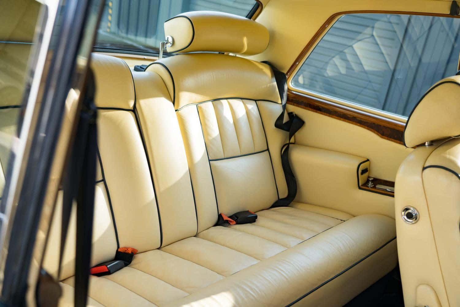 Rolls Royce Corniche, cream leather seats, wood trim, HD Desktop Wallpaper