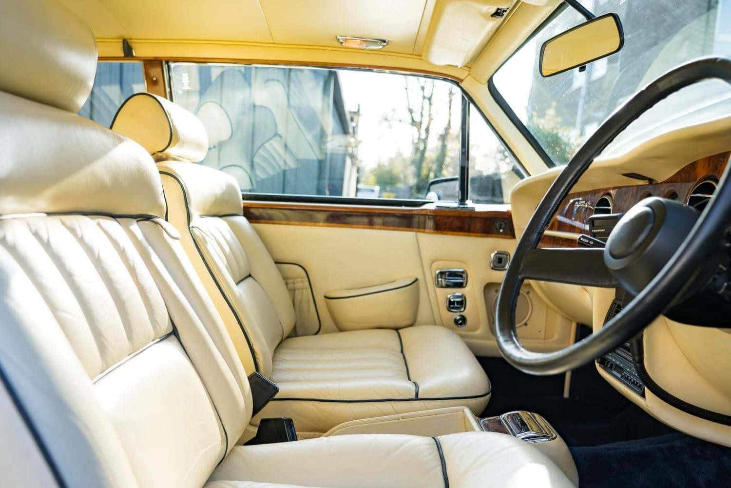 Rolls Royce Corniche, cream leather interior, wood trim, HD Desktop Wallpaper