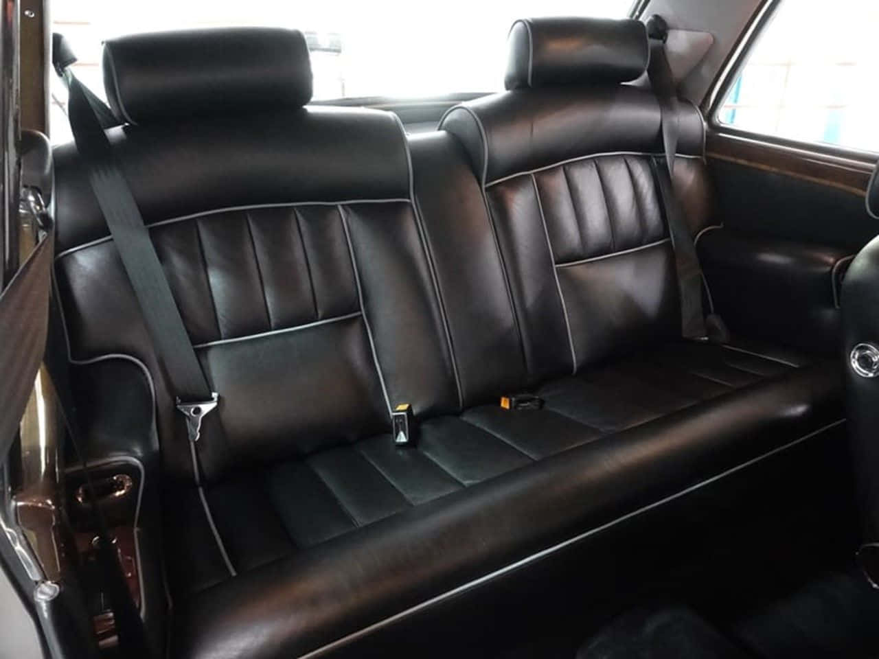 Rolls Royce Corniche, black leather rear seats, white stitching, HD Desktop Wallpaper