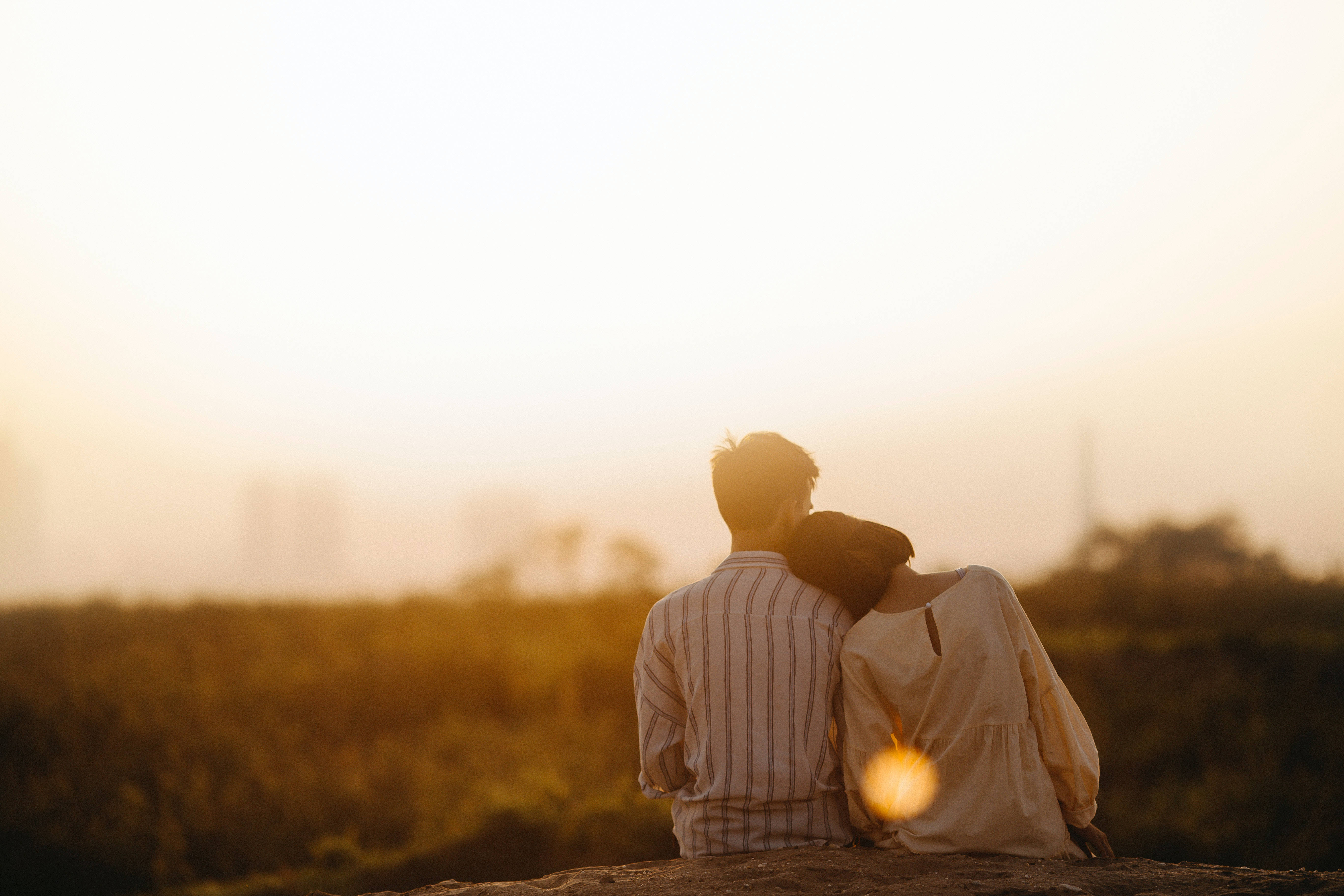 Romantic Couple, rocky ledge, sun set, 5K Desktop Wallpaper