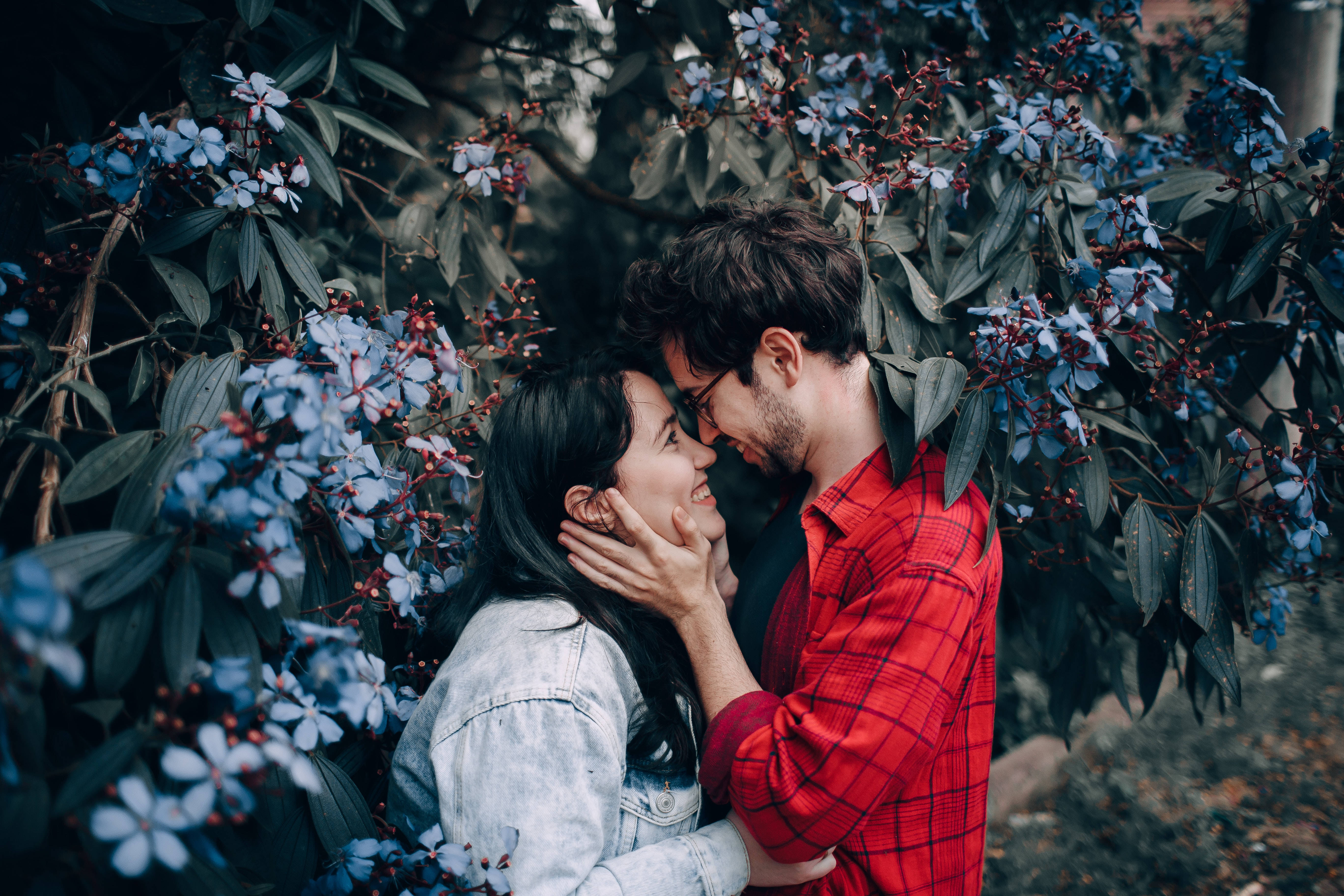 Romantic Couple, garden, lush greenery, 5K Desktop Wallpaper