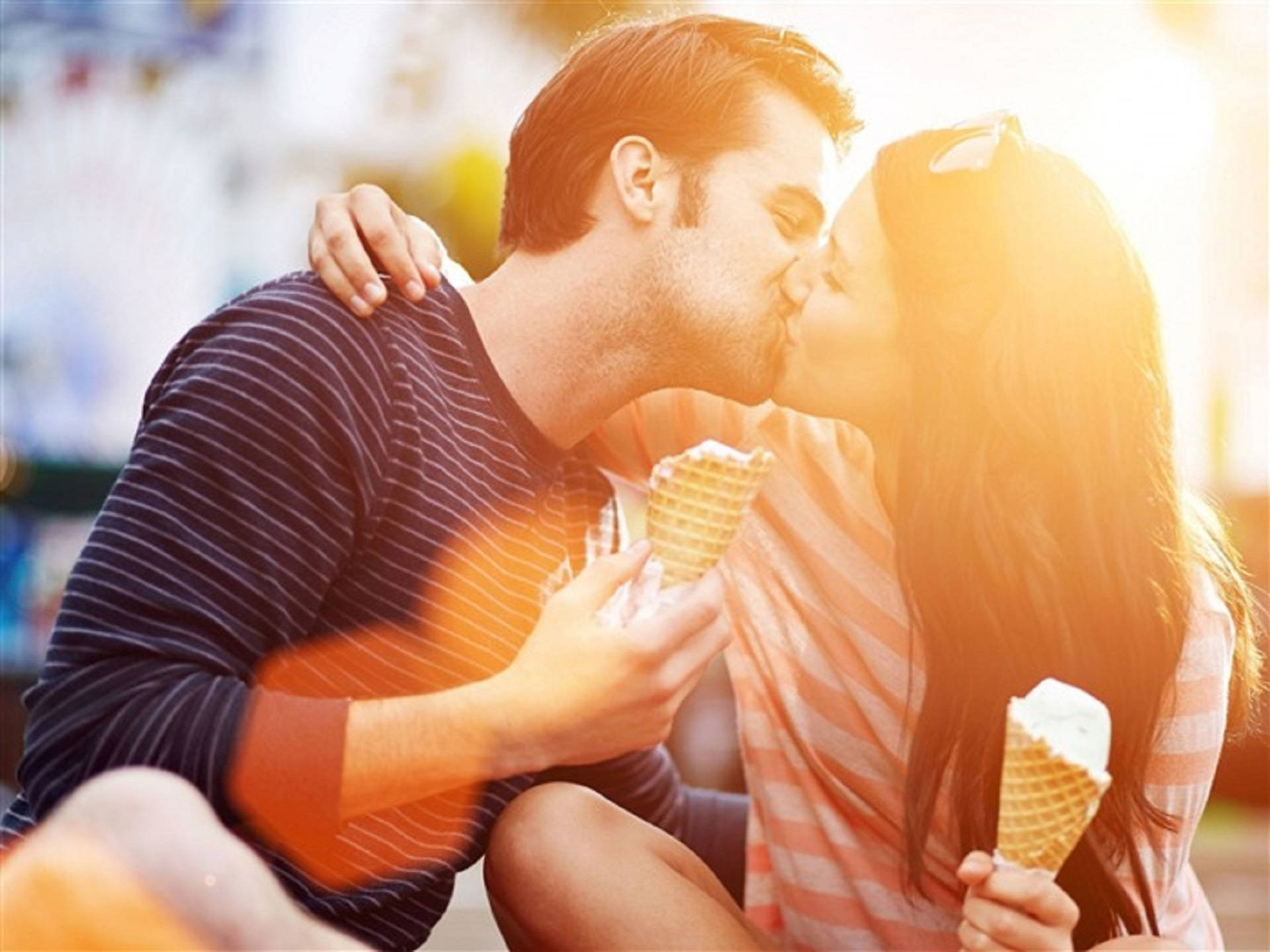 couple, ice cream cones, warm golden sunlight, Full HD Desktop Wallpaper