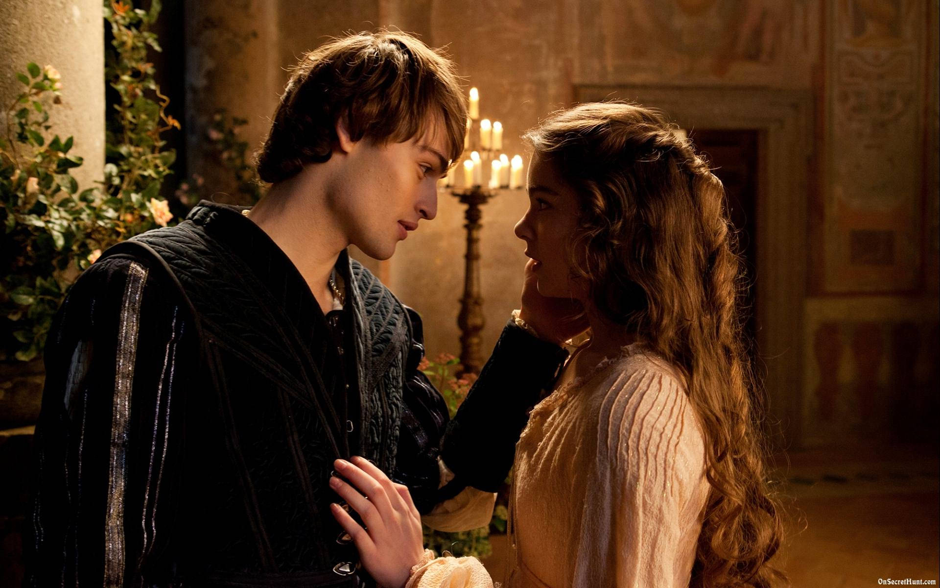 Romeo and Juliet, Renaissance attire, candlelight, Full HD Desktop Wallpaper