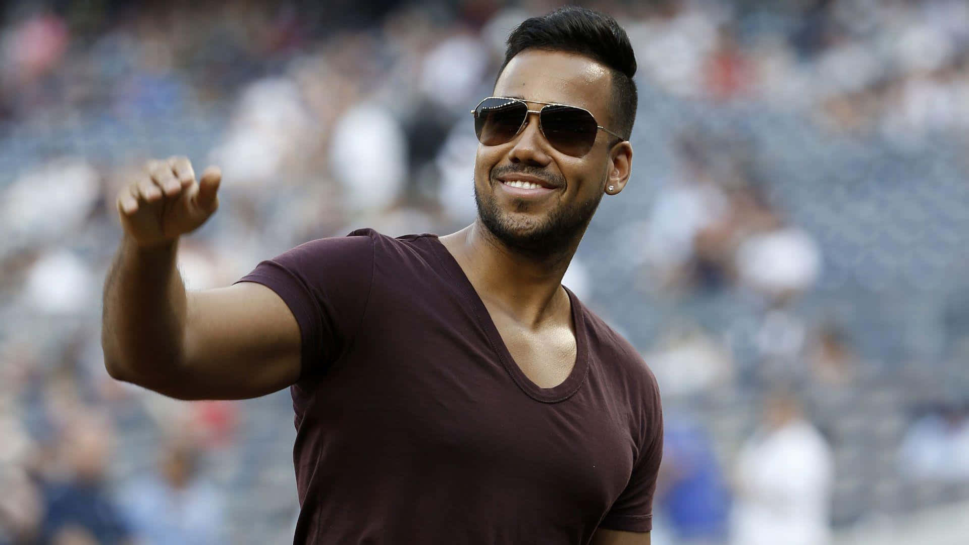 Romeo Santos, sunglasses, maroon t-shirt, Full HD Desktop Wallpaper