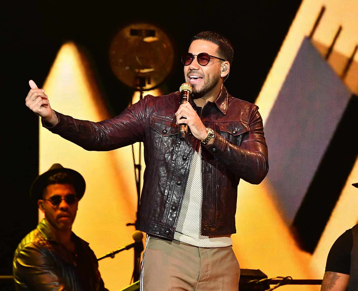 Romeo Santos, brown leather jacket, sunglasses, HD Desktop Wallpaper