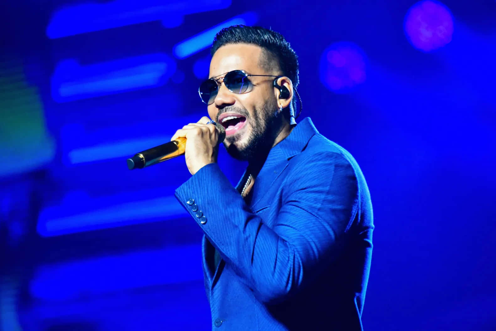 Romeo Santos, blue suit, sunglasses, HD Desktop Wallpaper