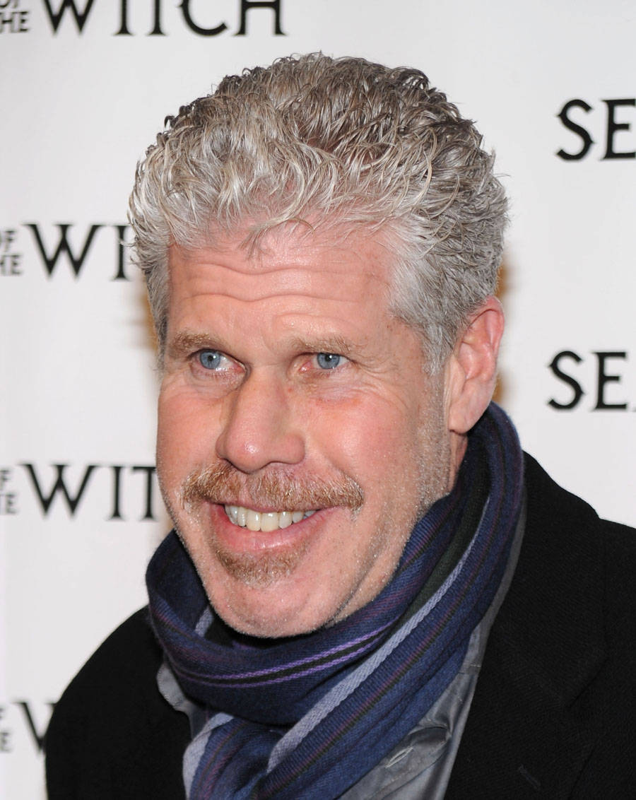 Ron Perlman, striped scarf, movie premiere, SD Phone Wallpaper