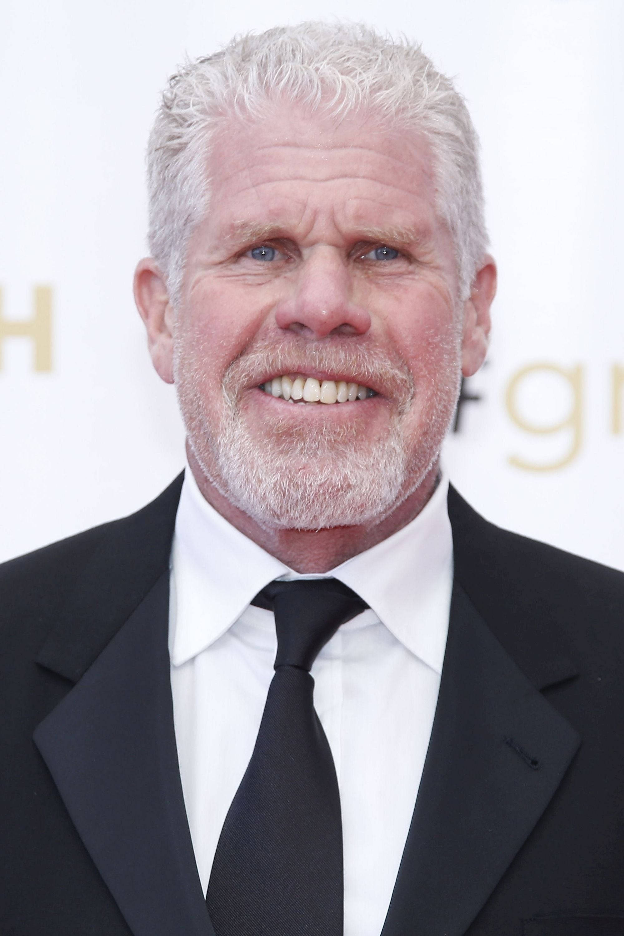 Ron Perlman, white hair, beard, 2K Phone Wallpaper