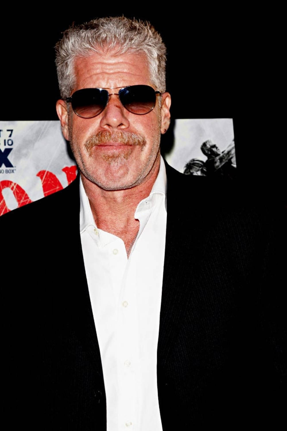 Ron Perlman, black suit, white shirt, HD Phone Wallpaper