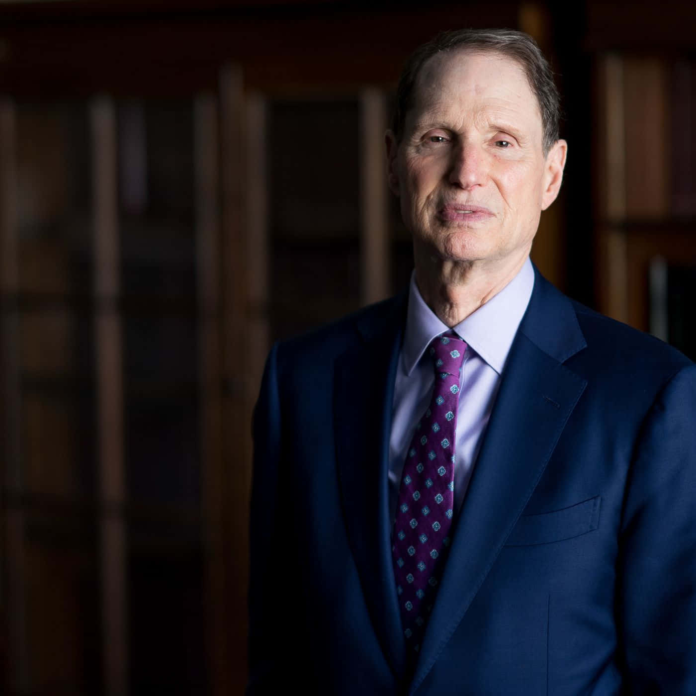 Ron Wyden, navy suit, patterned purple tie, HD Desktop Wallpaper