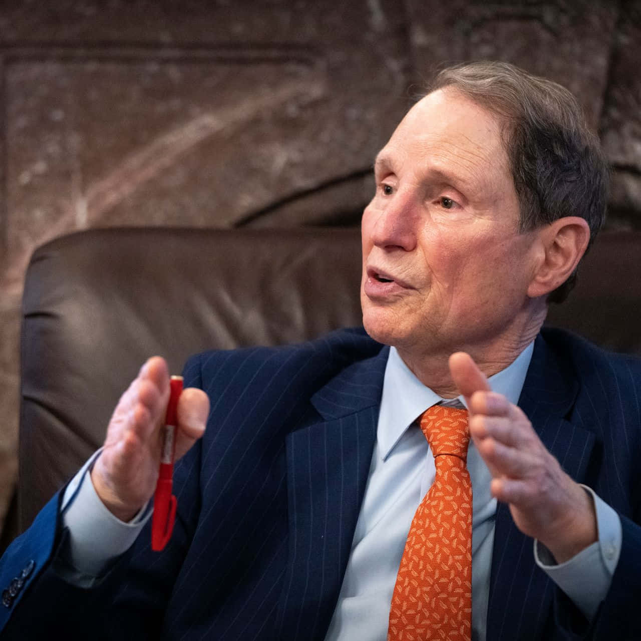 Ron Wyden, orange tie, pinstripe suit, HD Desktop Wallpaper