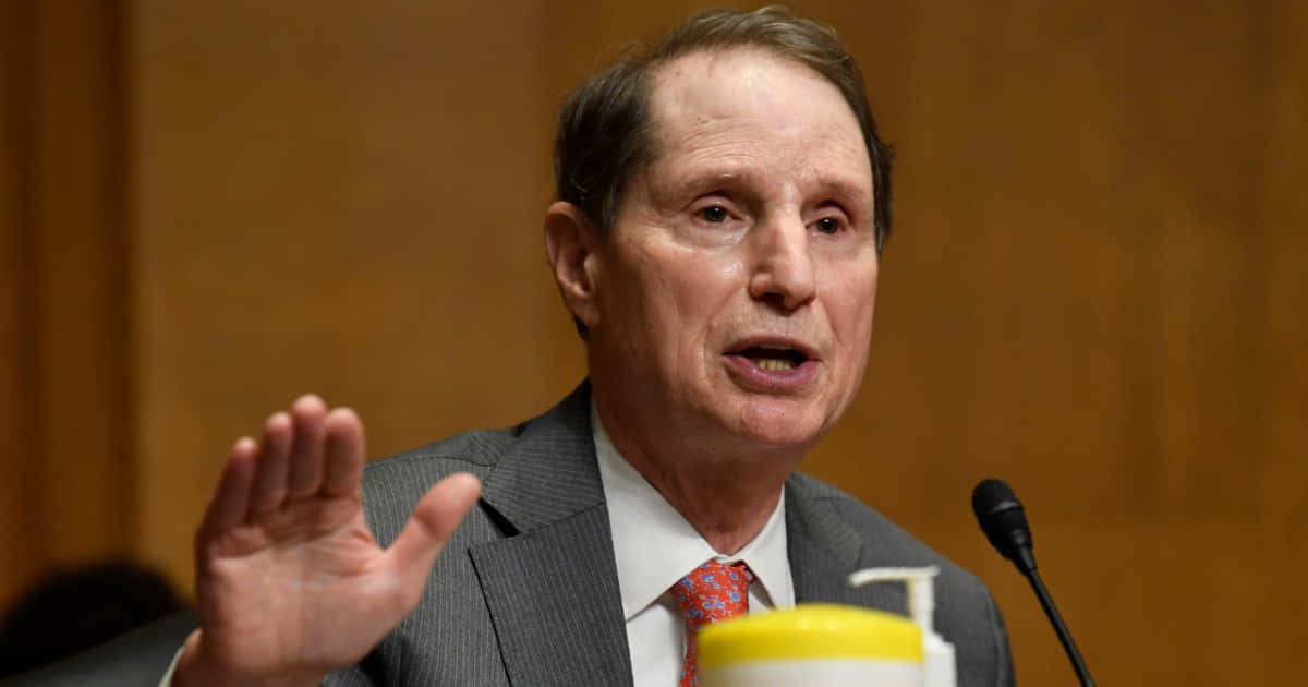 Ron Wyden, gray suit, formal hearing, SD Desktop Wallpaper