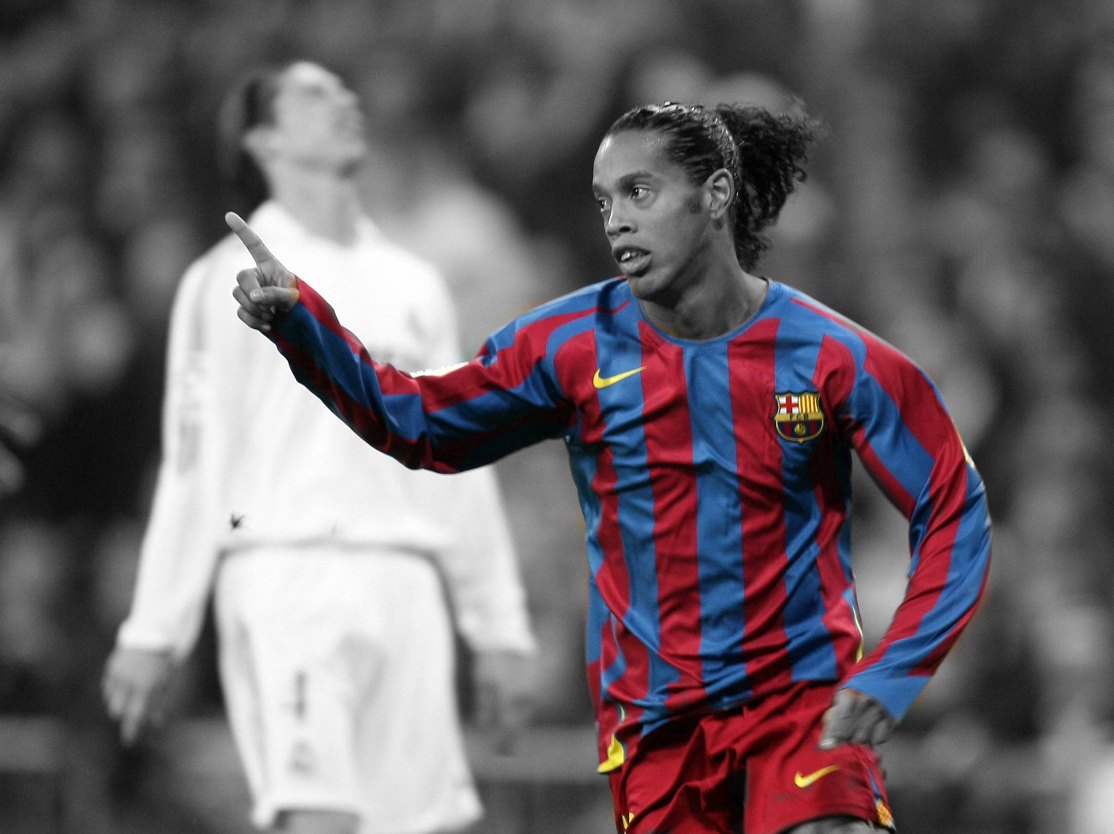 Ronaldinho, red and blue striped jersey, black and white soccer player, Full HD Desktop Wallpaper