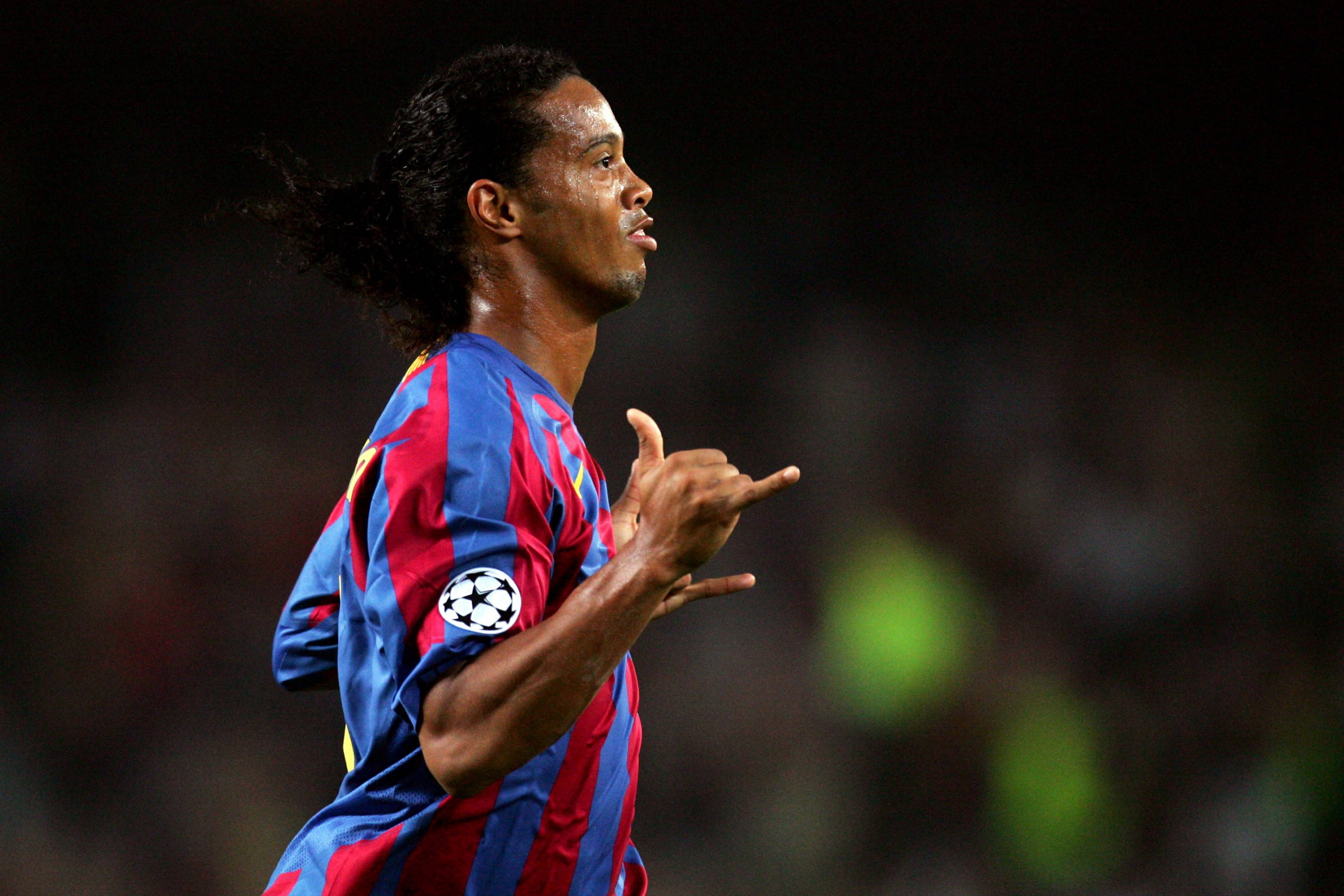 Ronaldinho, blue and red striped jersey, stadium lights, 2K Desktop Wallpaper