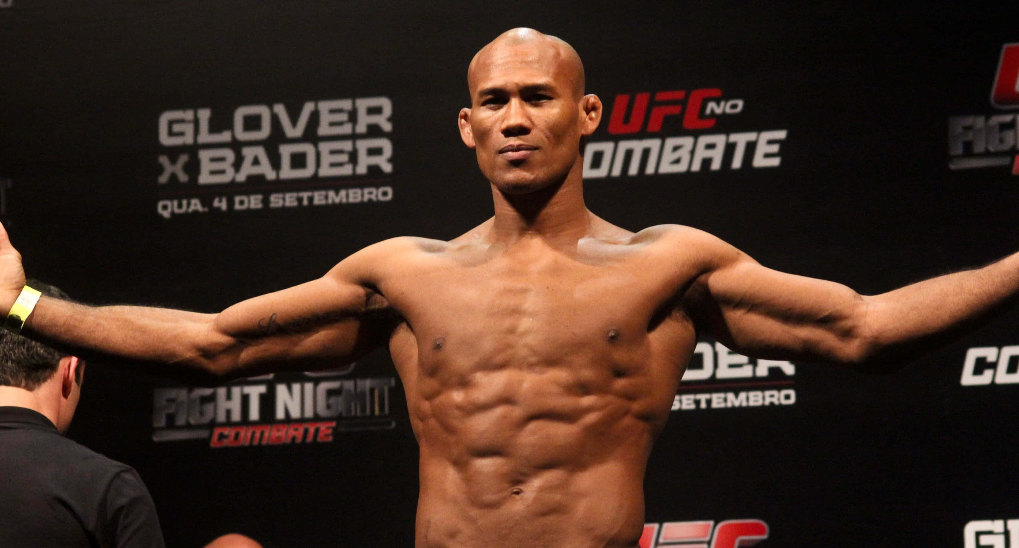 Ronaldo Souza, UFC weigh-in, bright lights, 2K Desktop Wallpaper