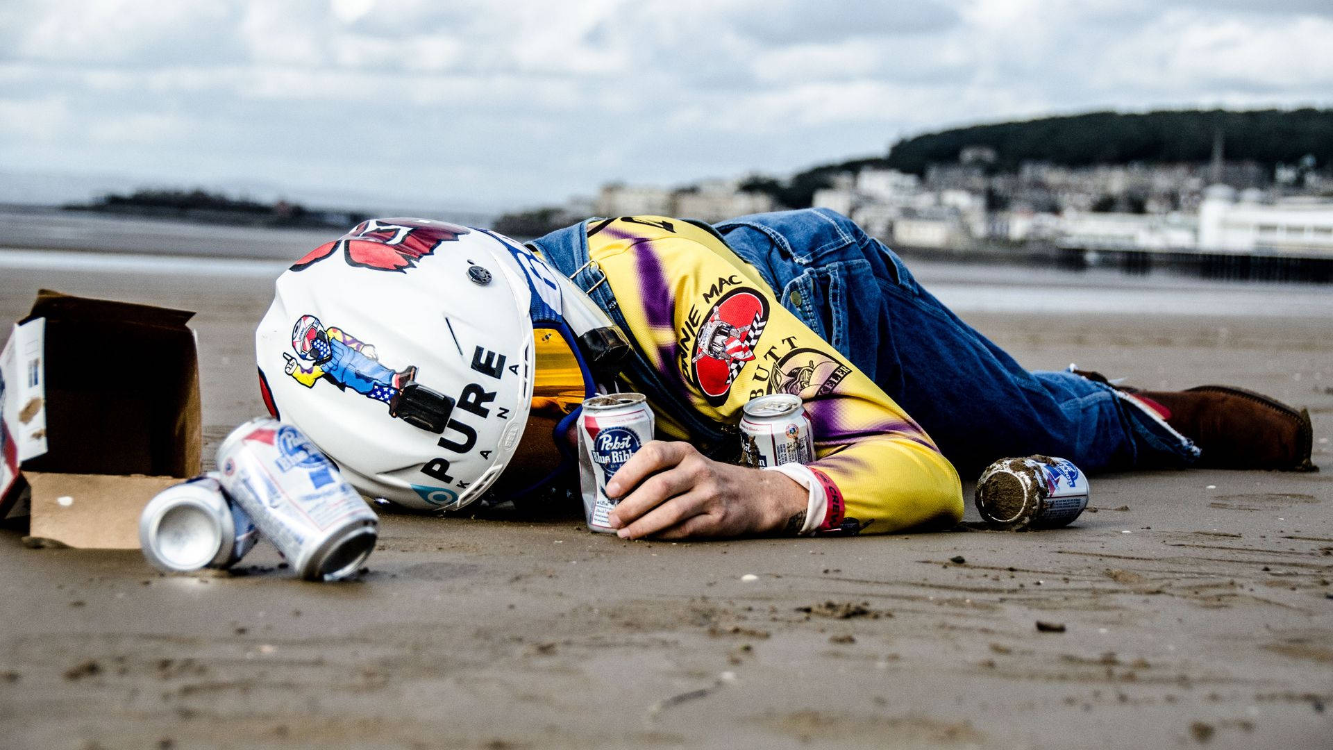 Ronnie Mac, racing gear, wet beach, Full HD Desktop Wallpaper