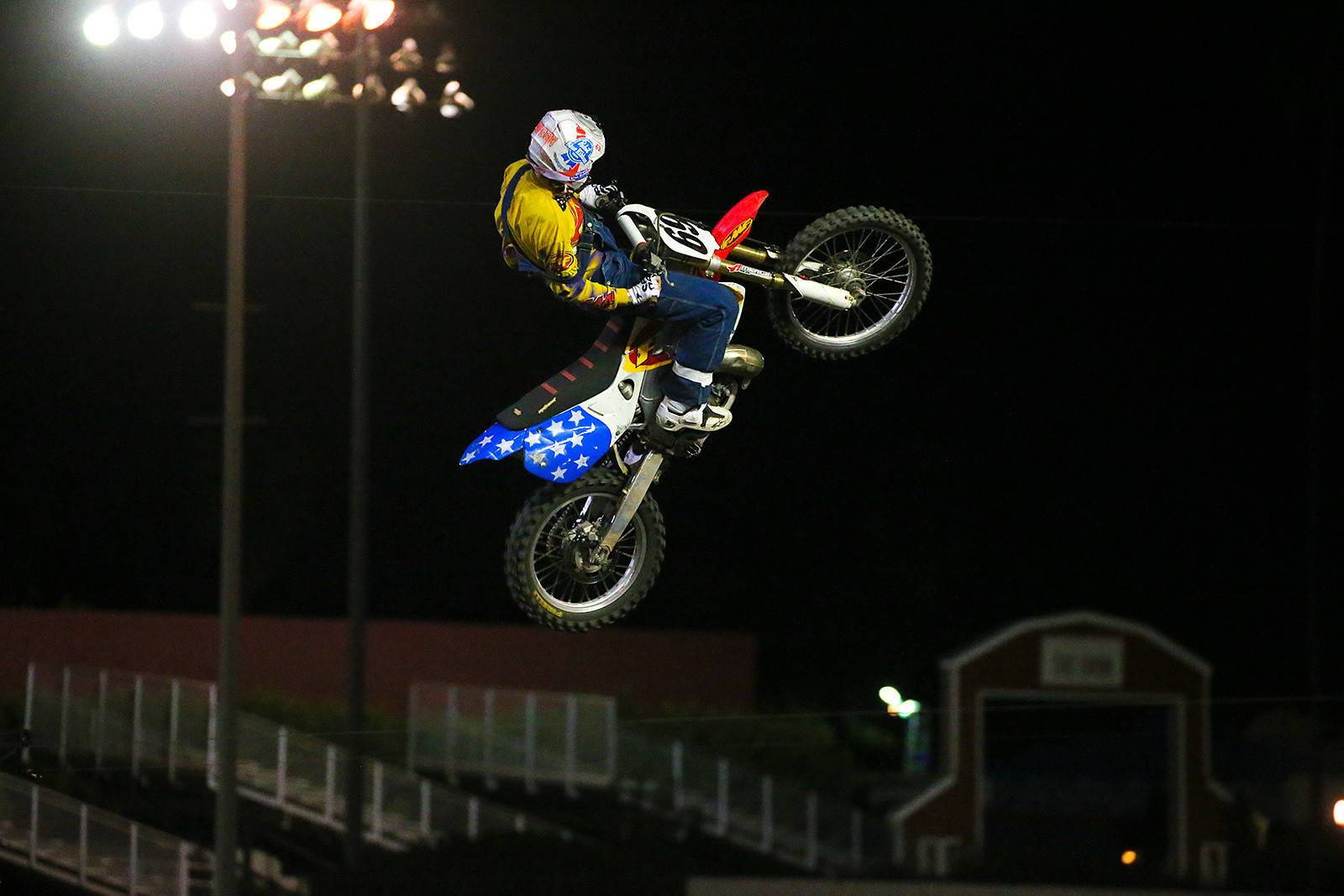 Ronnie Mac, yellow and blue gear, star-patterned fenders, HD Desktop Wallpaper