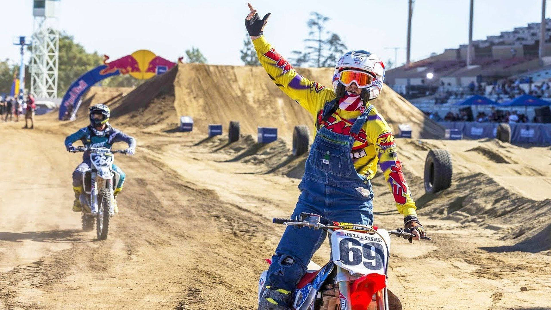 Ronnie Mac, yellow gear, blue overalls, Full HD Desktop Wallpaper