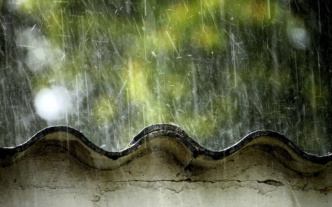 corrugated roof, rain streaks, blurred green backdrop, HD Desktop Wallpaper
