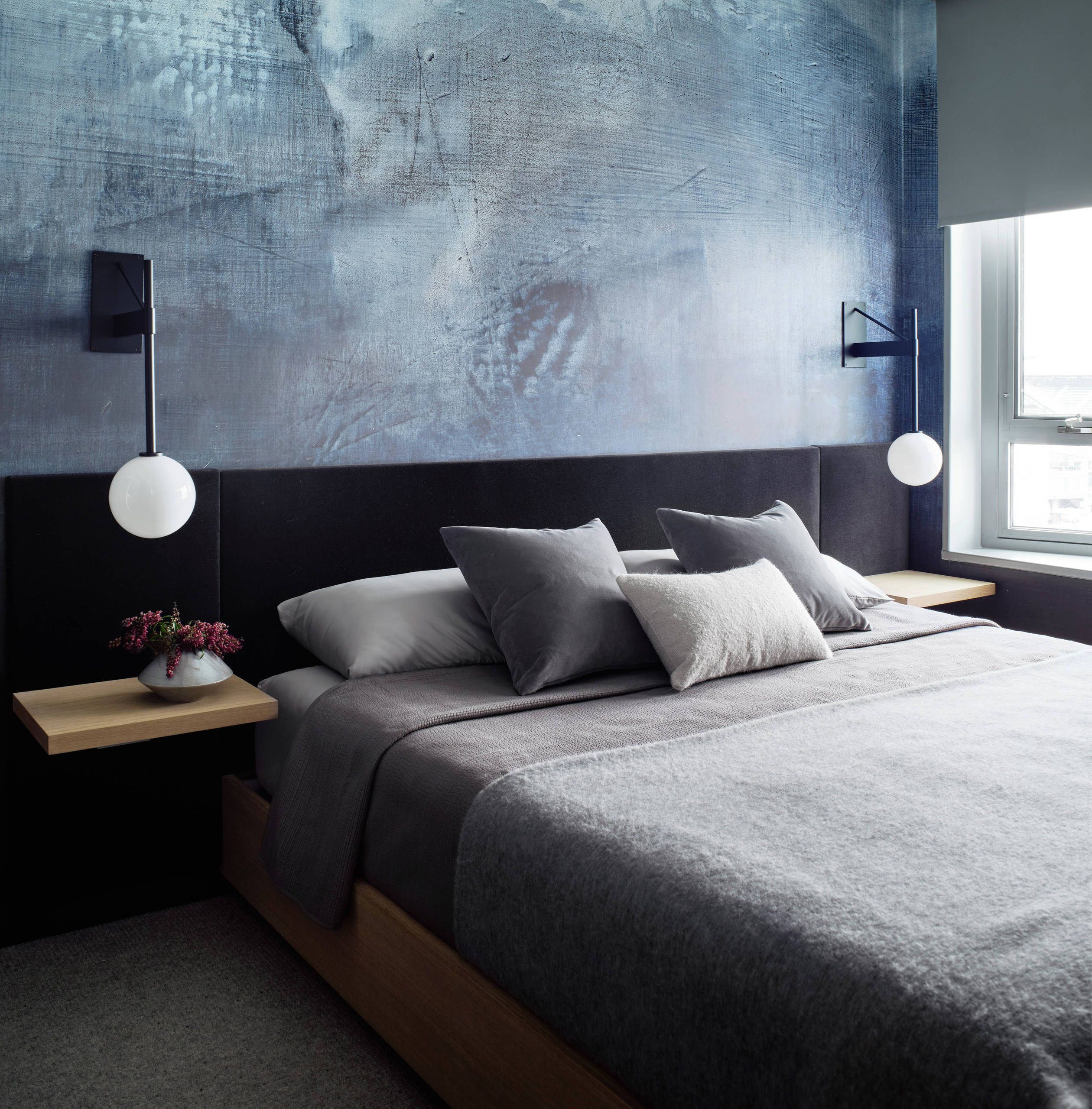 grey bed, bedroom, textured blue wall, 2K Phone Wallpaper