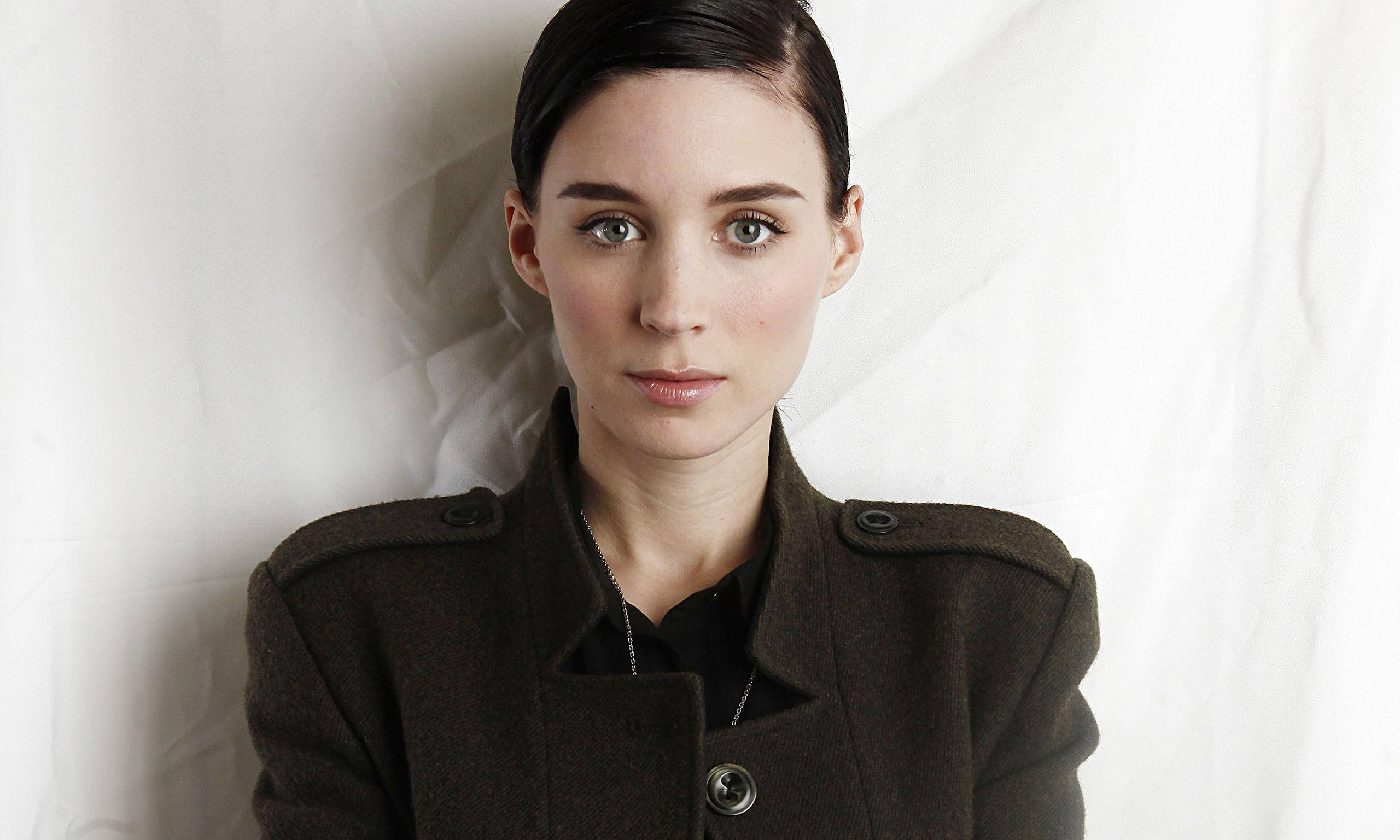 Rooney Mara, dark hair, green eyes, 2K Desktop Wallpaper