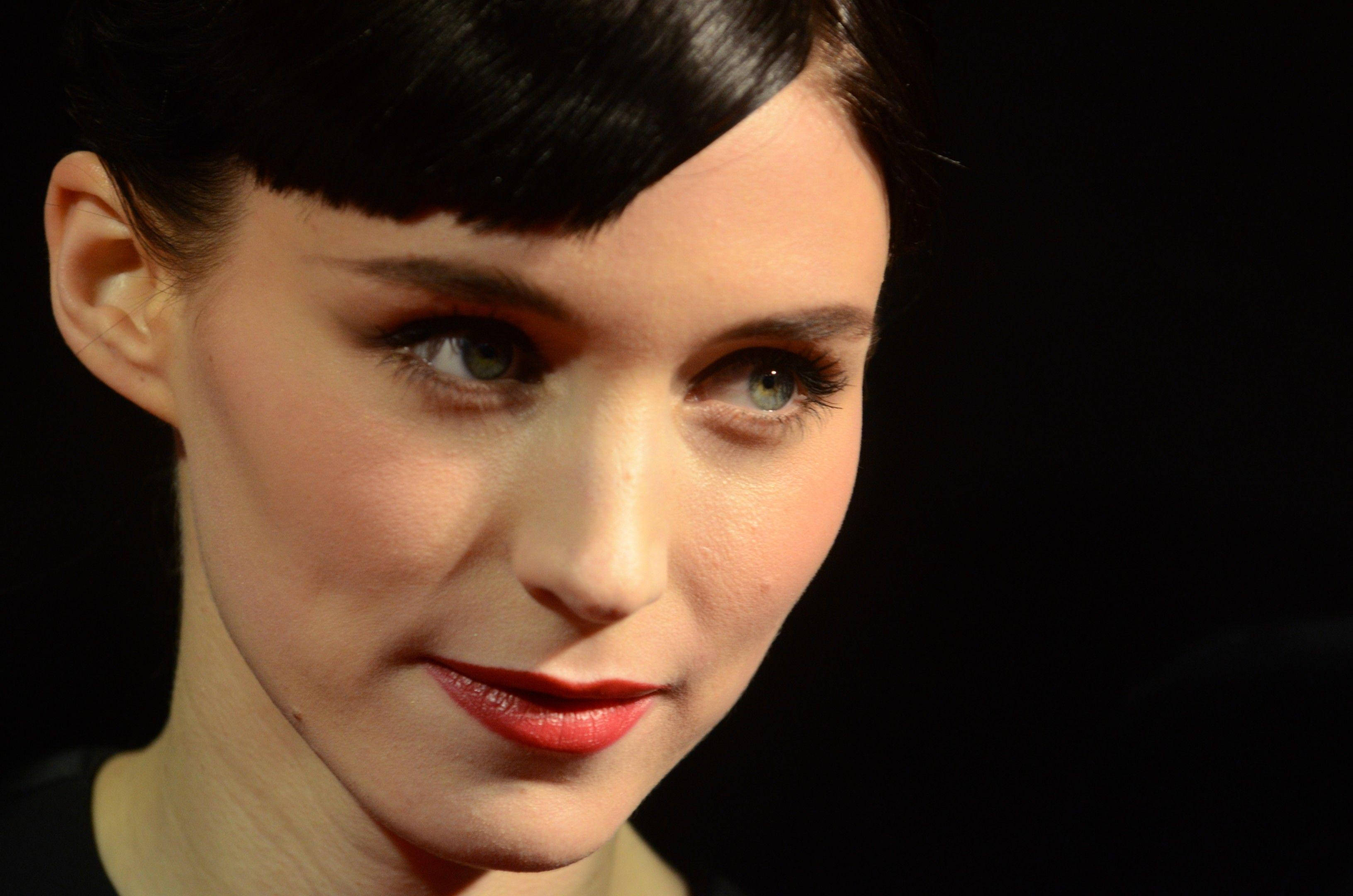 Rooney Mara, dark bob haircut, bold red lips, 2K Desktop Wallpaper