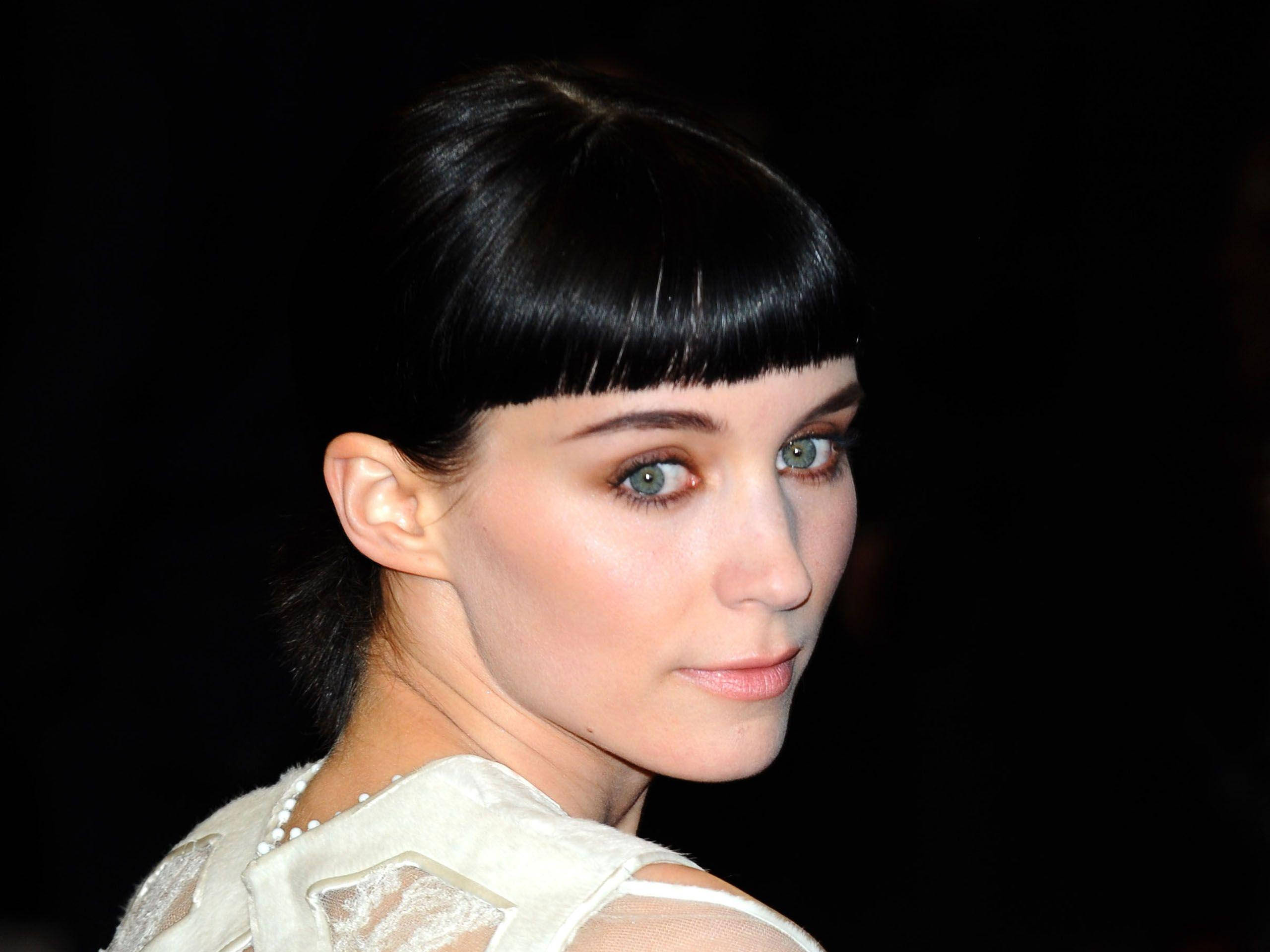 Rooney Mara, short bangs, sharp black bangs, 2K Desktop Wallpaper