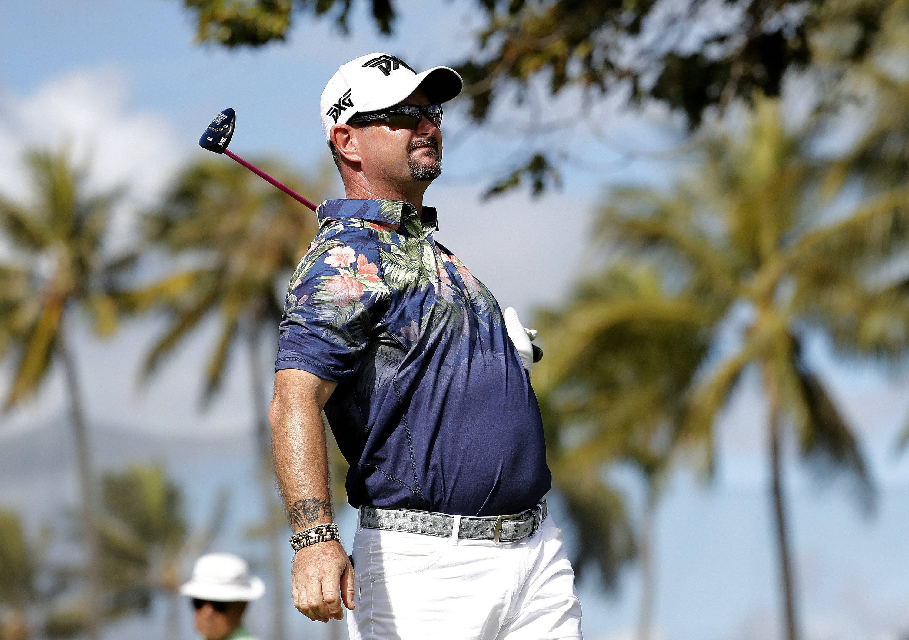 Rory Sabbatini, floral shirt, cap, 2K Desktop Wallpaper