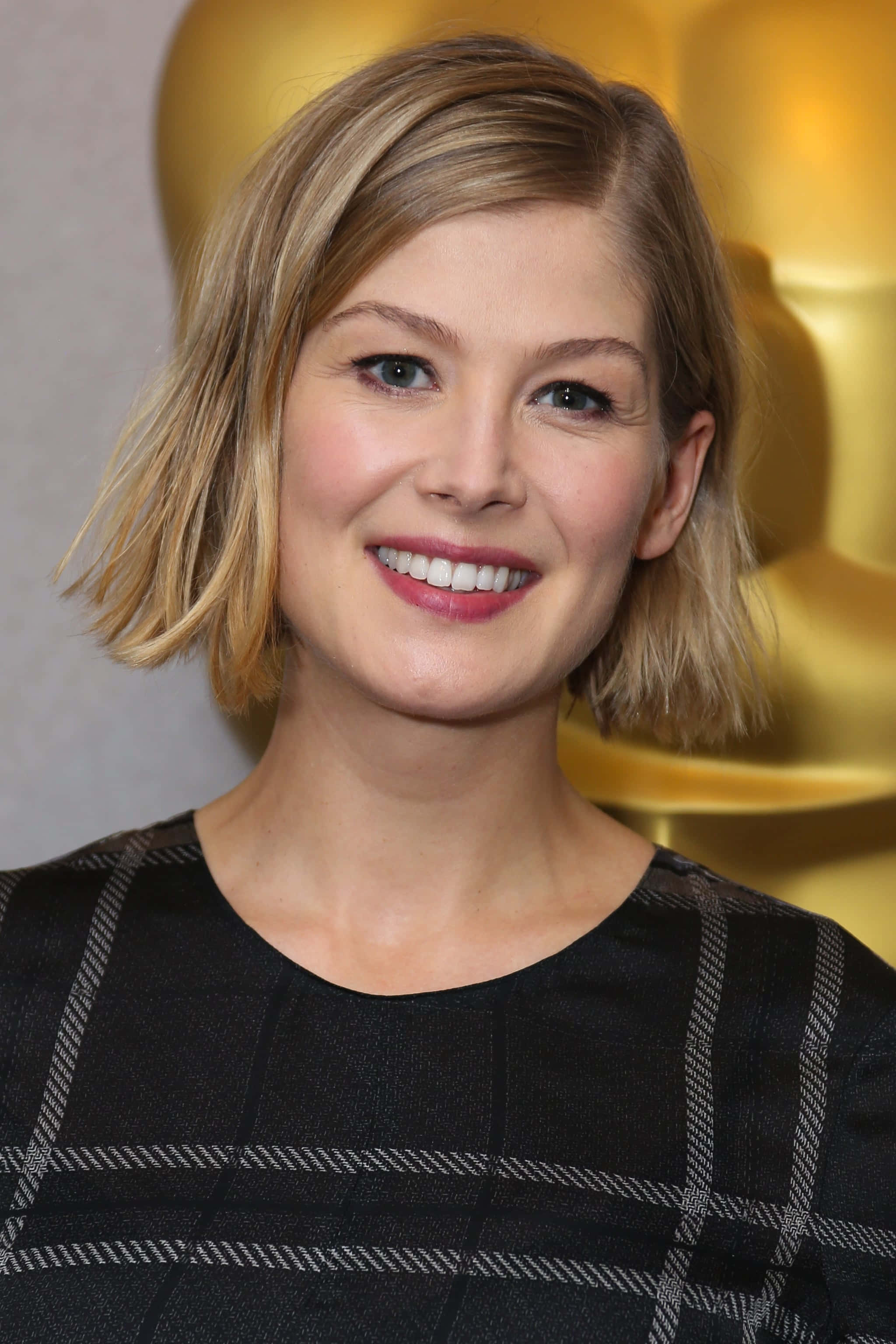 Rosamund Pike, red carpet event, black patterned top, 2K Phone Wallpaper