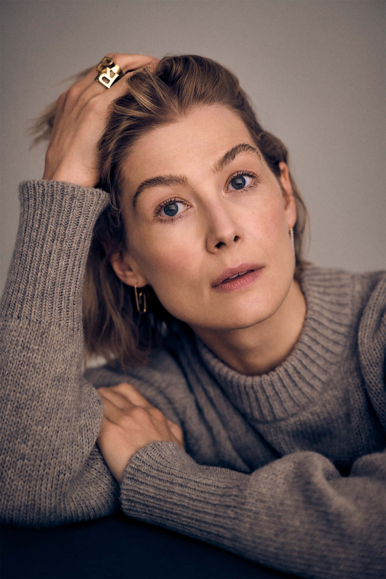 Rosamund Pike, blue eyes, blonde hair, Full HD Phone Wallpaper