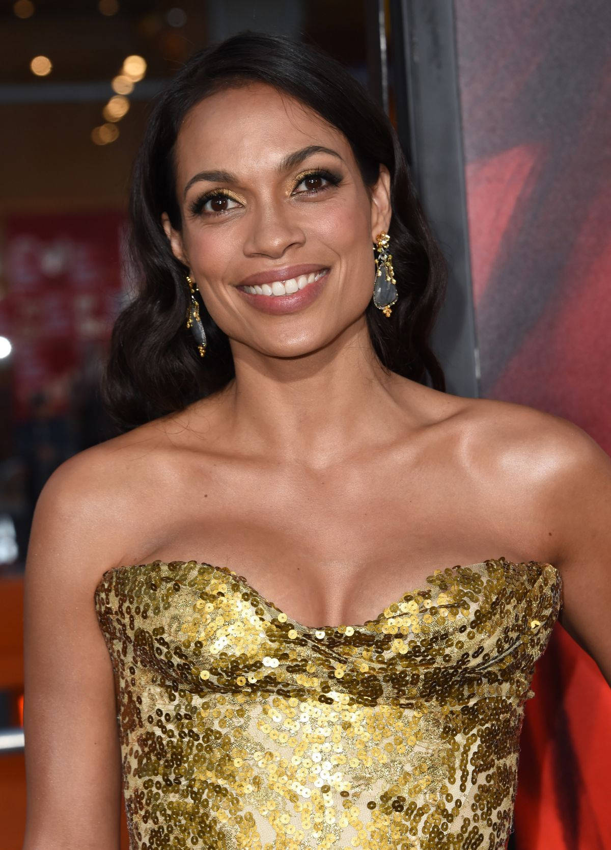 Rosario Dawson, shimmering gold sequined strapless dress, red carpet, HD Phone Wallpaper
