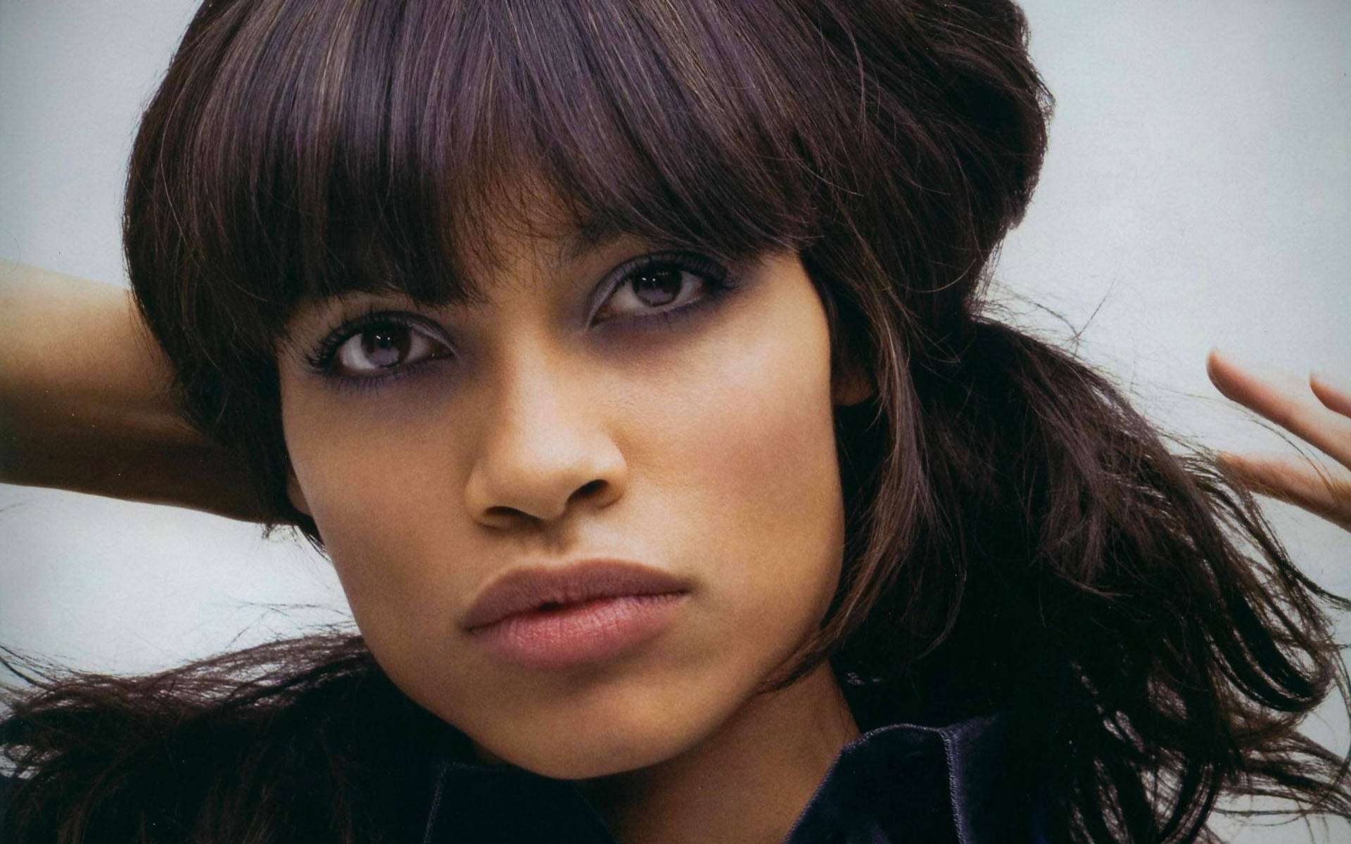 Rosario Dawson, dark hair, intense gaze, Full HD Desktop Wallpaper