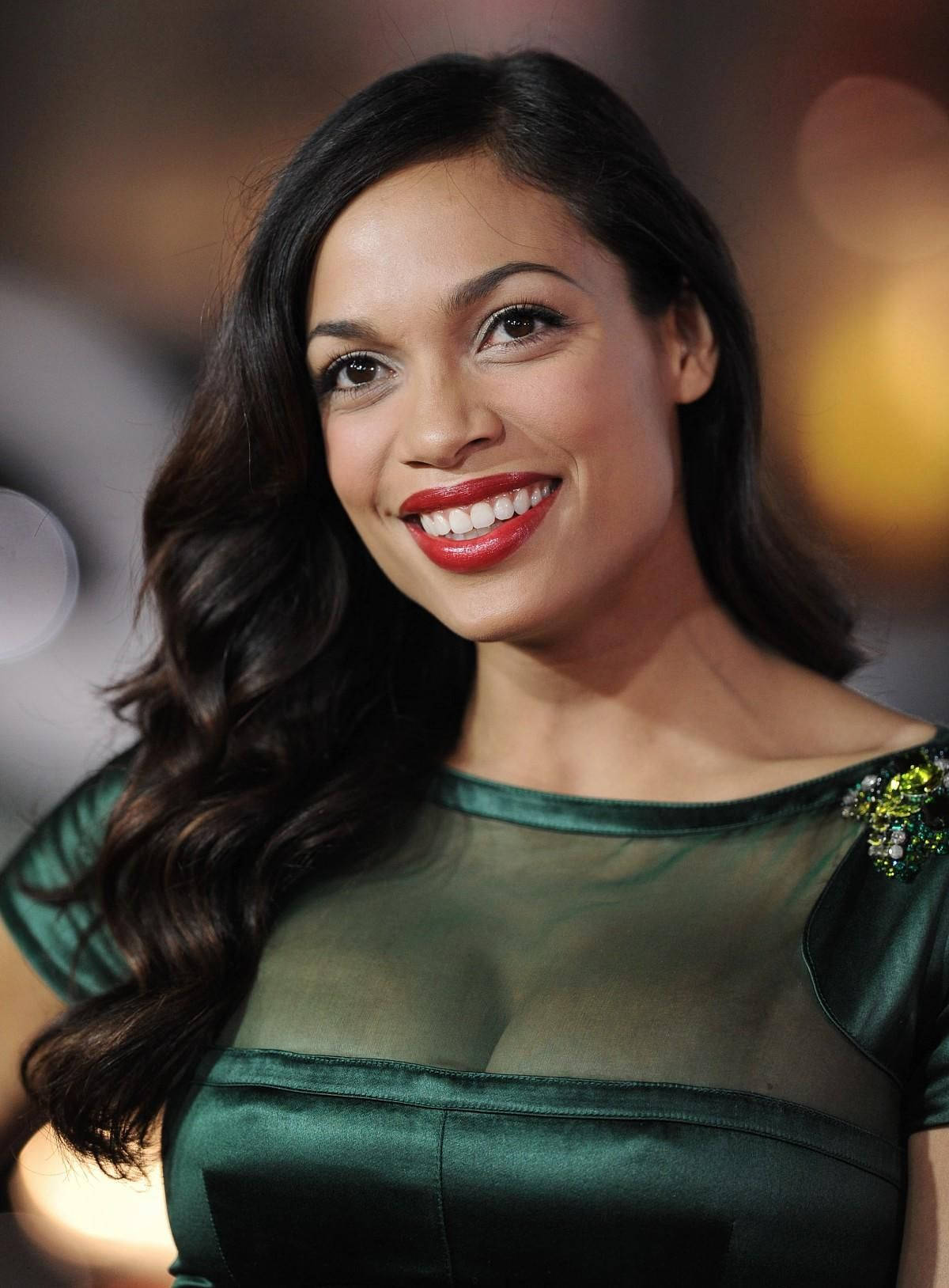 Rosario Dawson, shimmering green dress, sparkling embellishments, HD Phone Wallpaper
