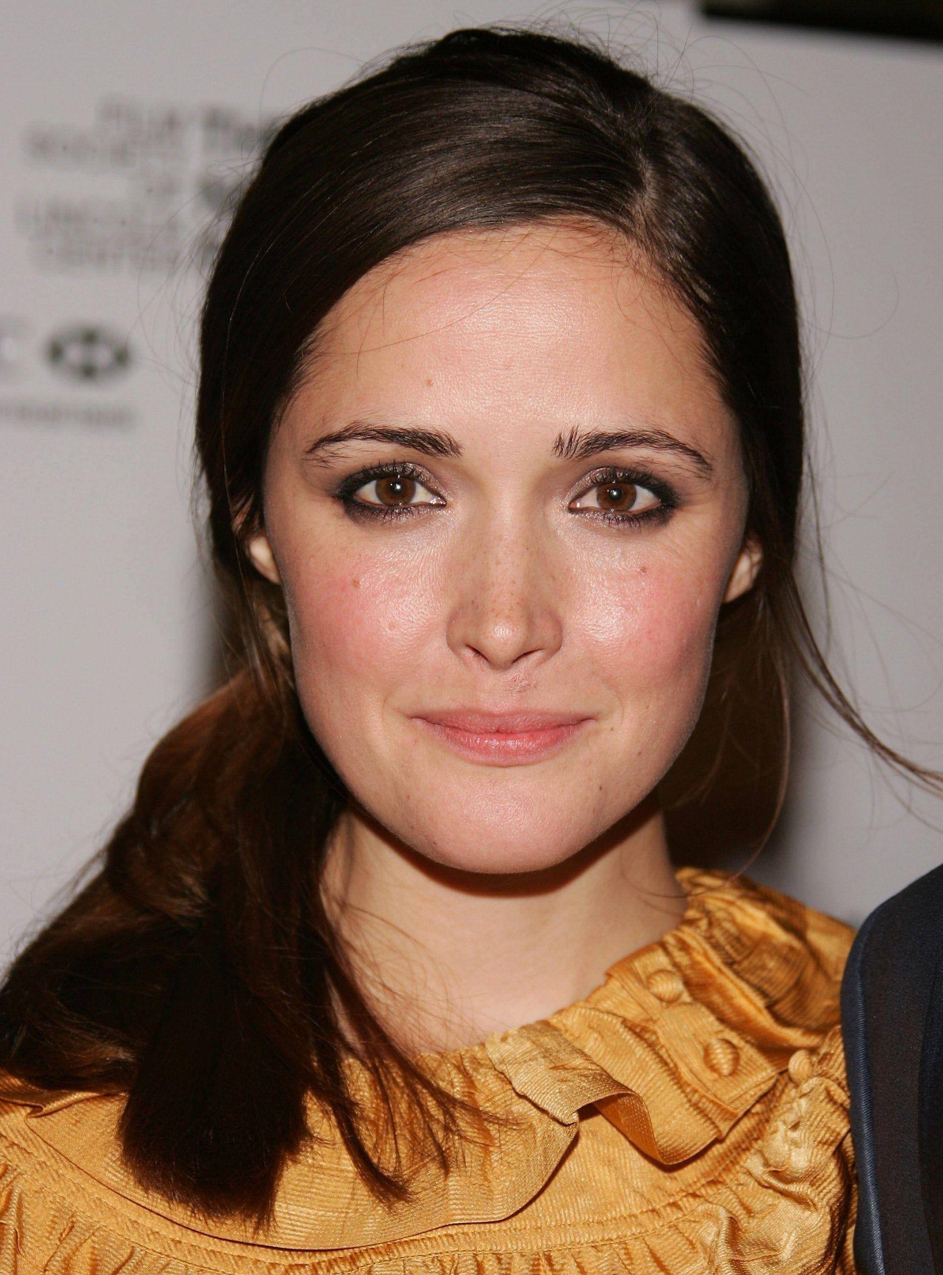 Rose Byrne, 44th New York Film Festival, golden textured blouse, 2K Phone Wallpaper